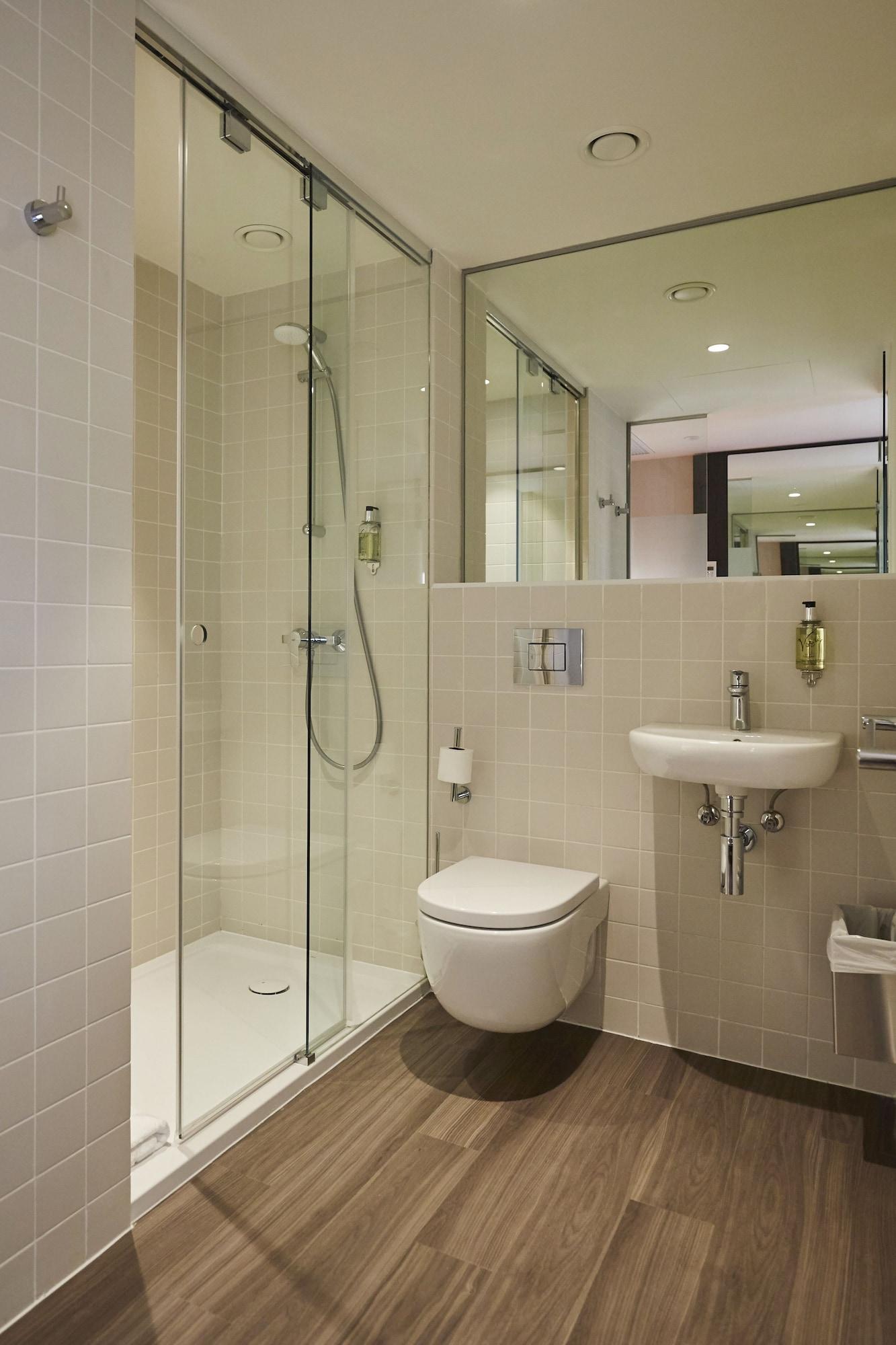 Equipamiento de Habitación easyHotel Barcelona Fira