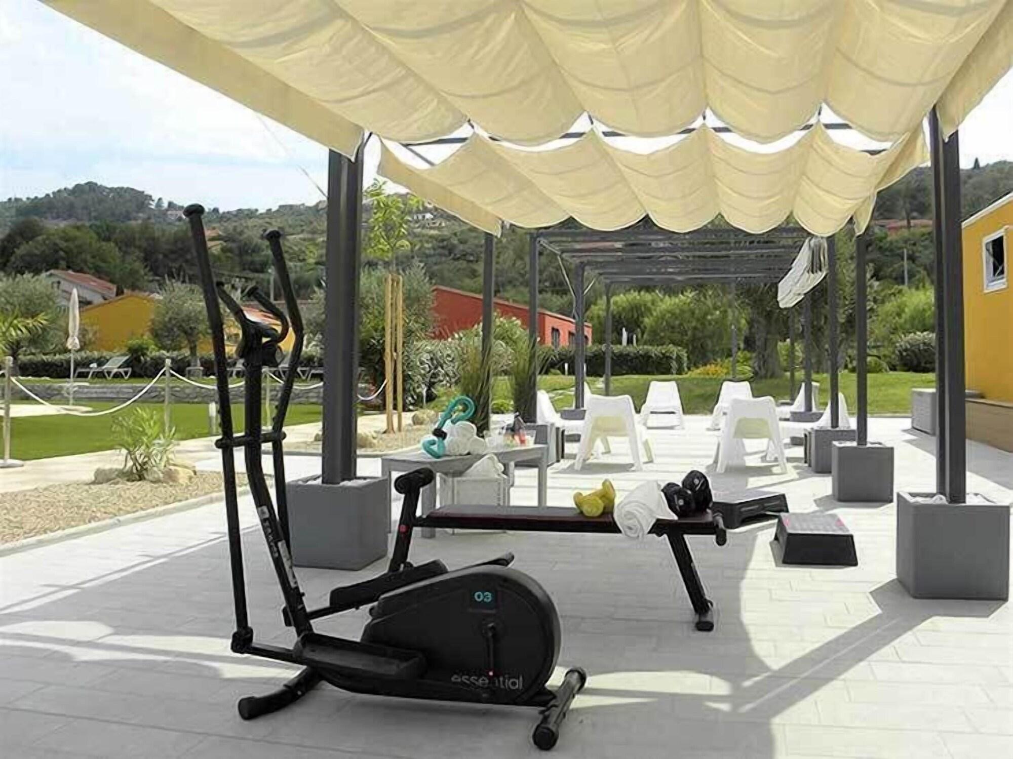 Gimnasio ReBi Village