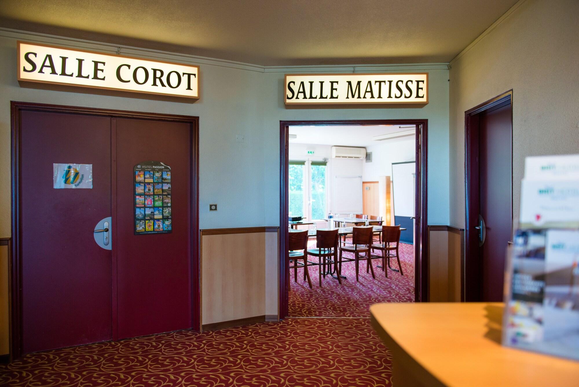 Vista Lobby Brit Hotel Blois - Le Préma