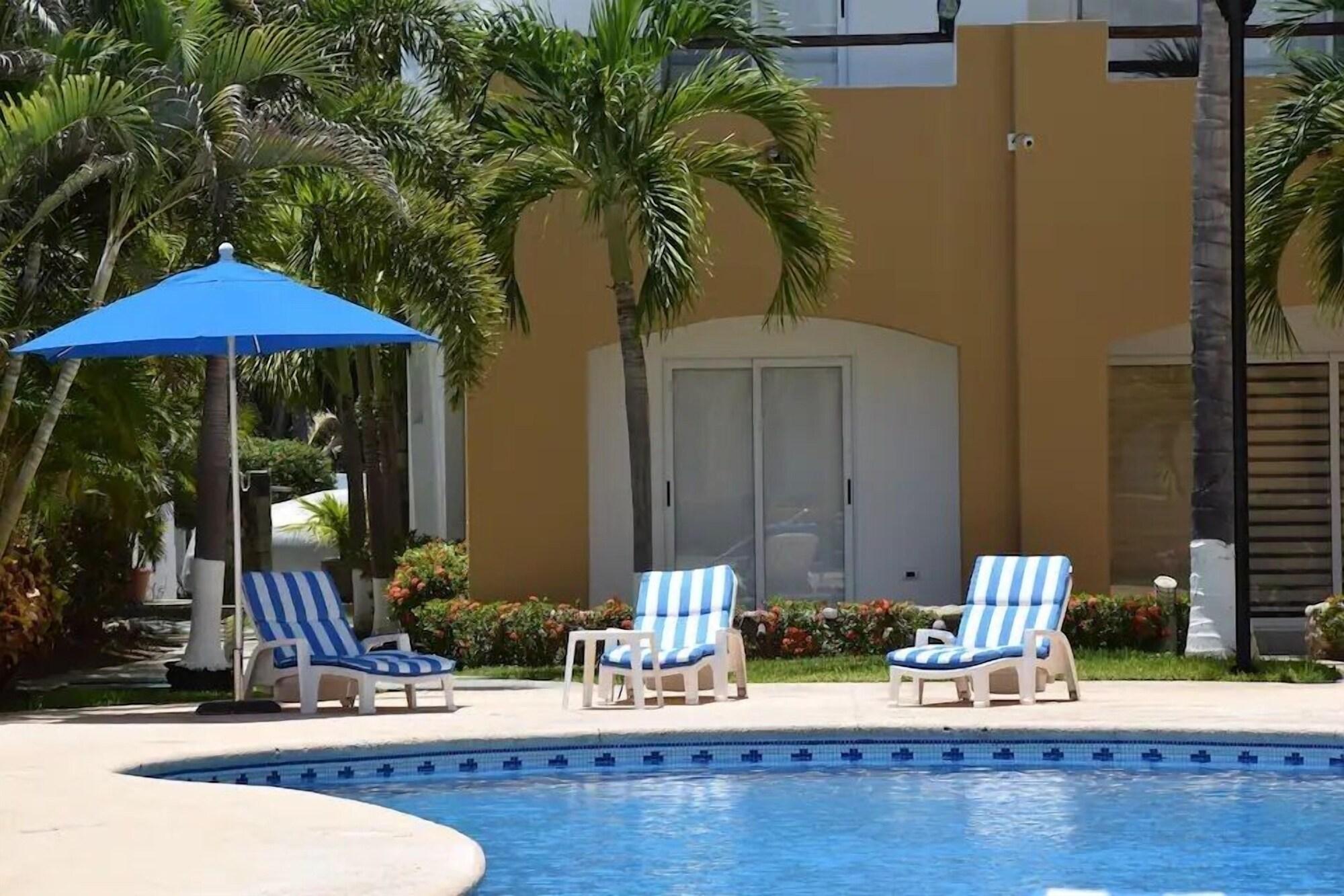 Vista Piscina CASAS MGV 10