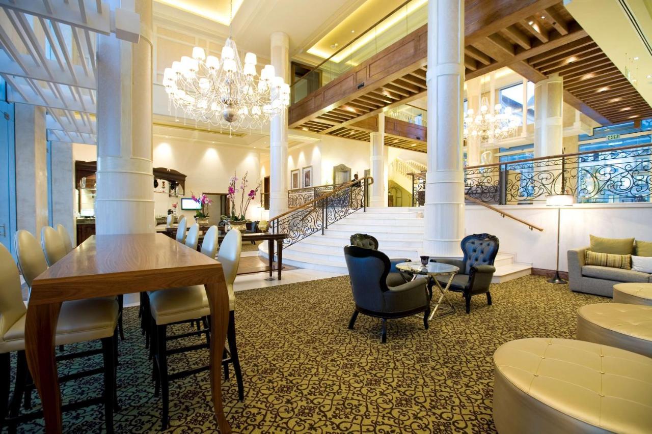 Vista Lobby Pivot Hotel Montecasino