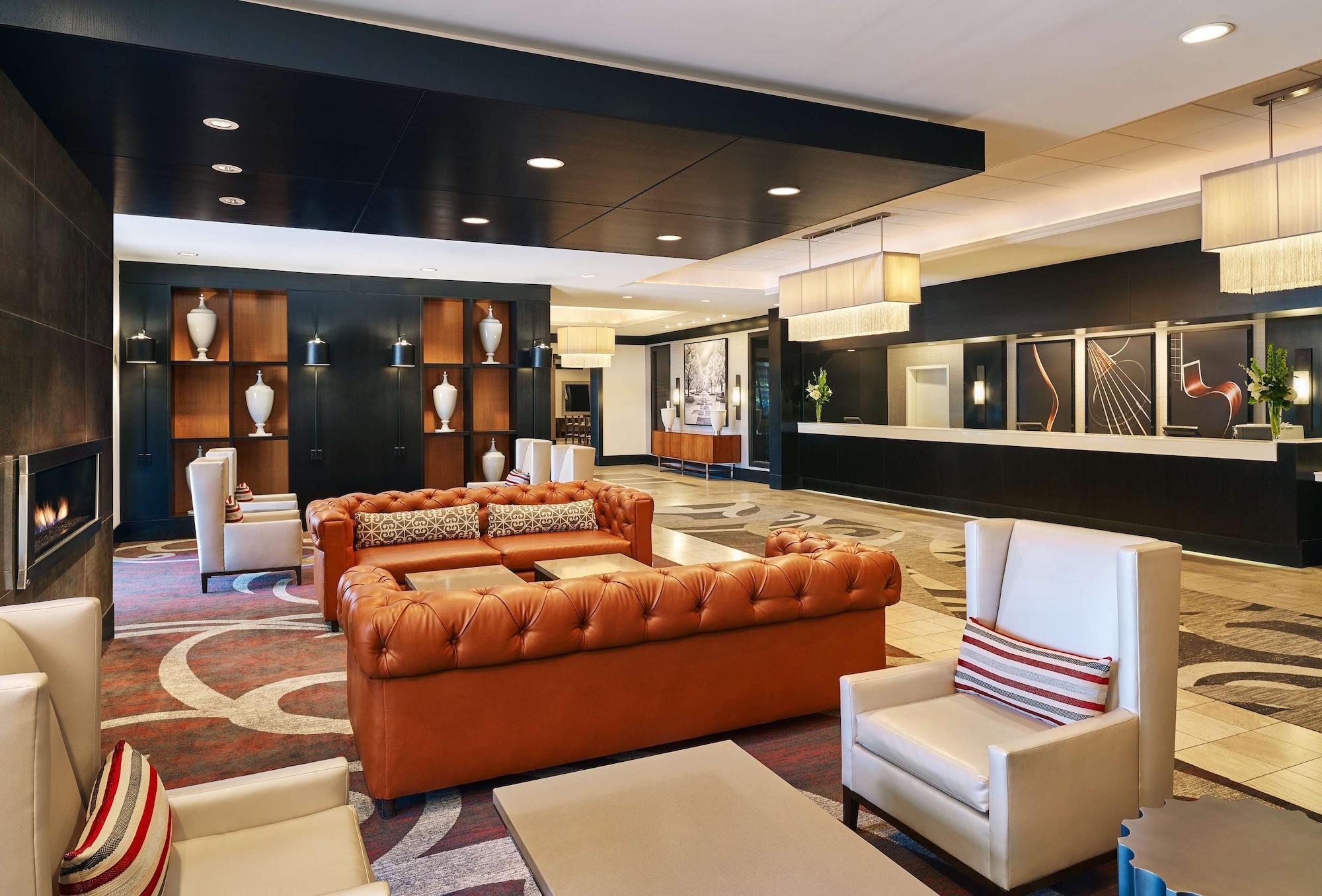 Vista Lobby Hilton Kansas City Airport