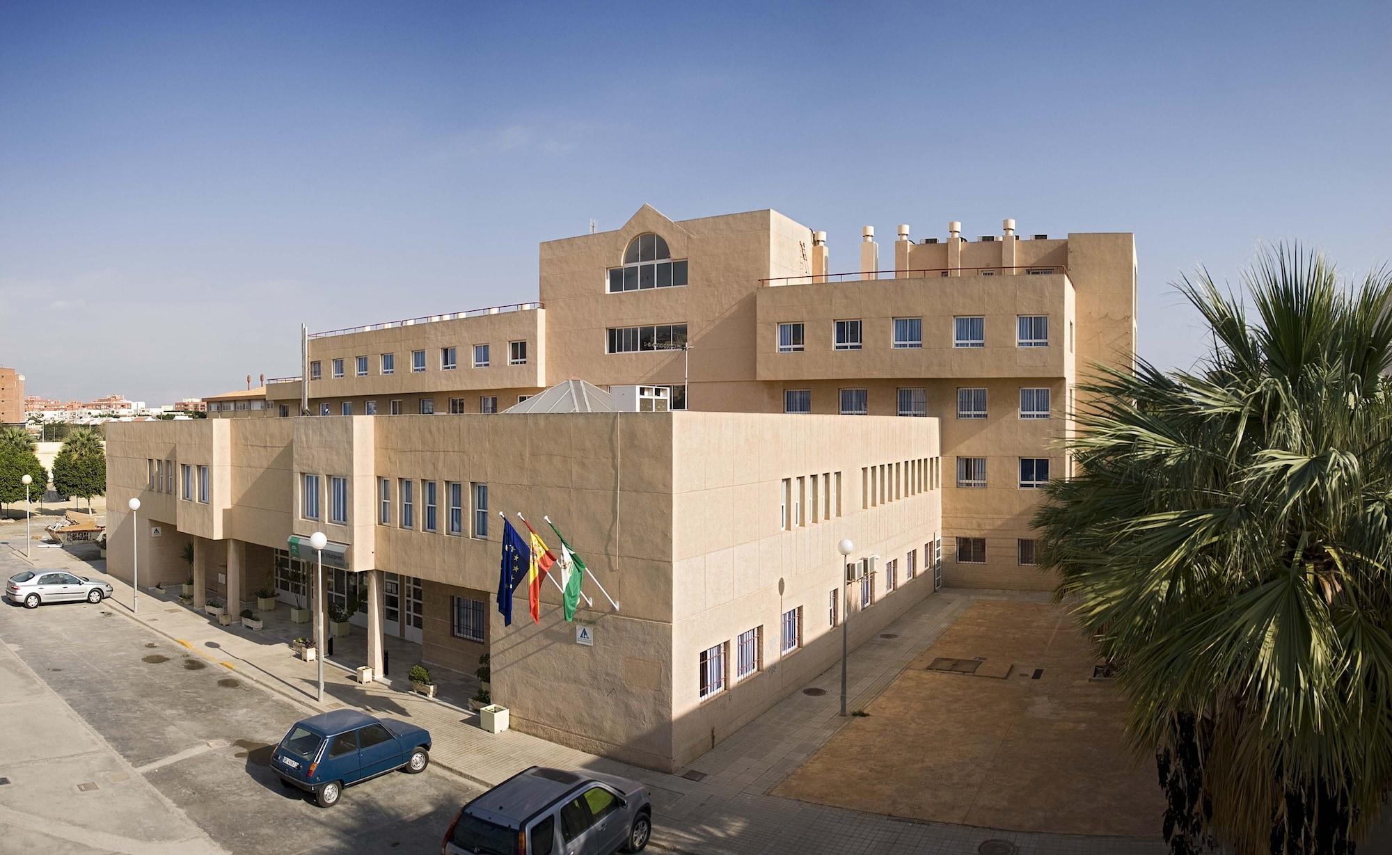 Vista Exterior Albergue Inturjoven Almería - Hostel