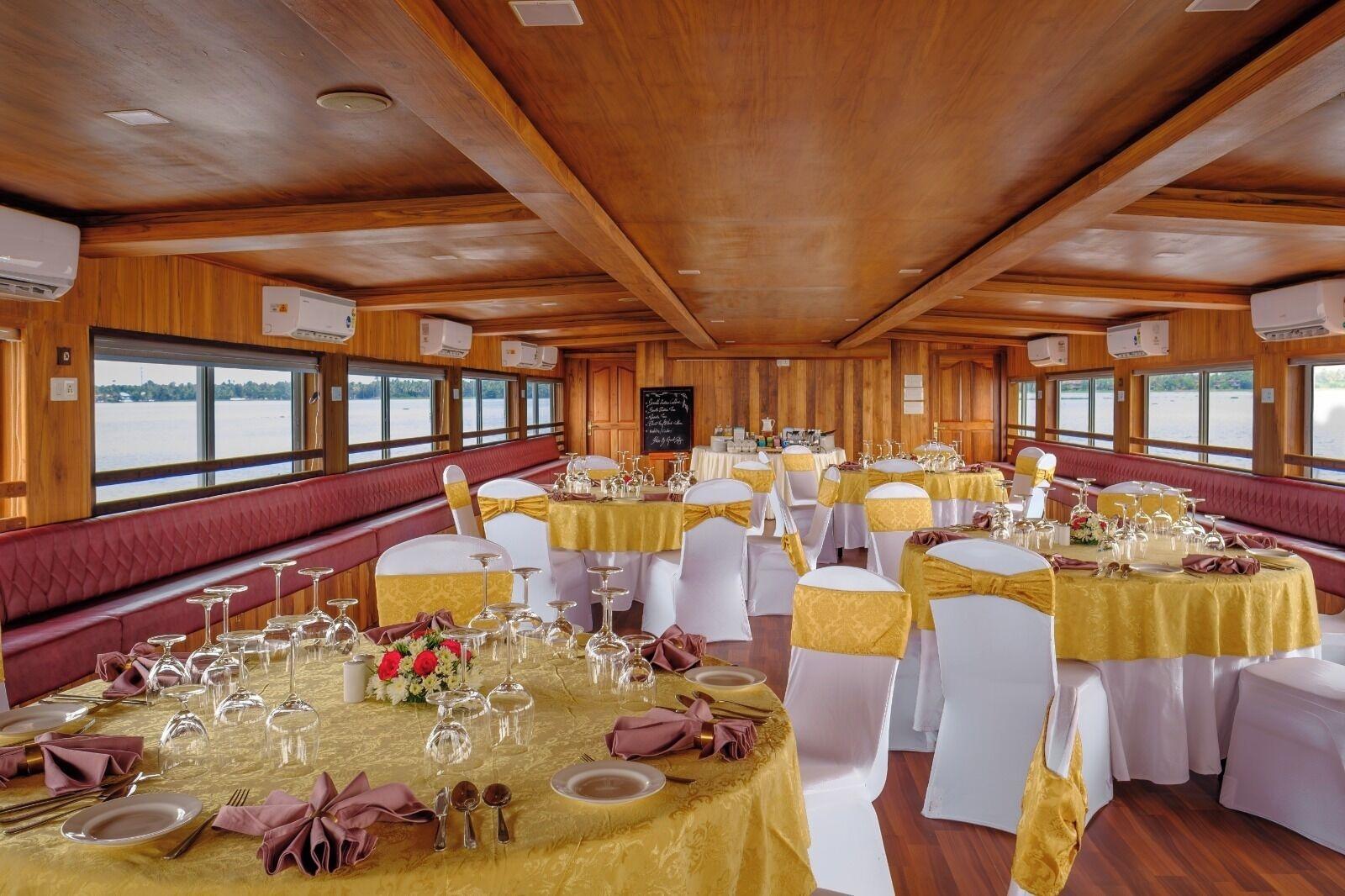 Salón de Baile Kumarakom Lake Resort