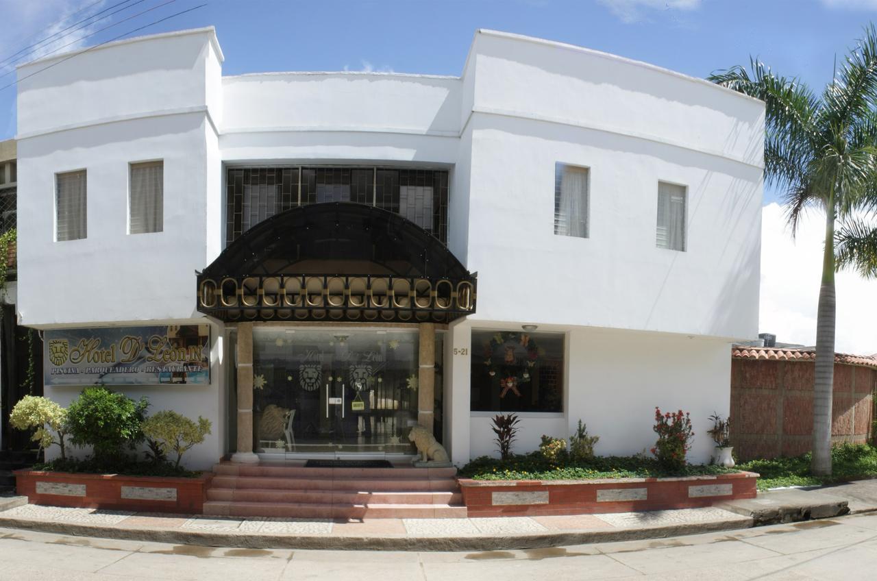 Vista Exterior Hotel D' Leon In