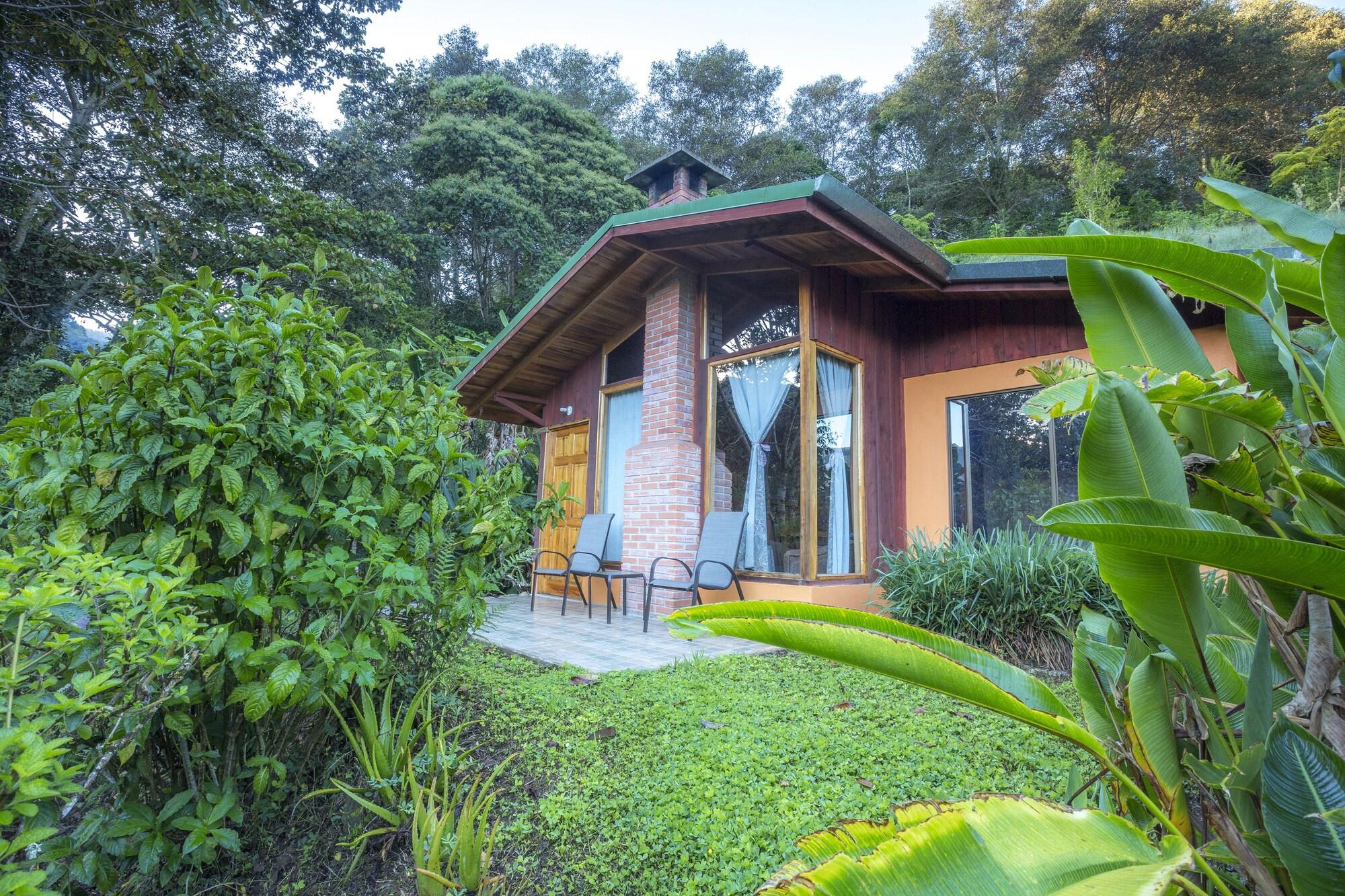 Varios Toucanet Lodge