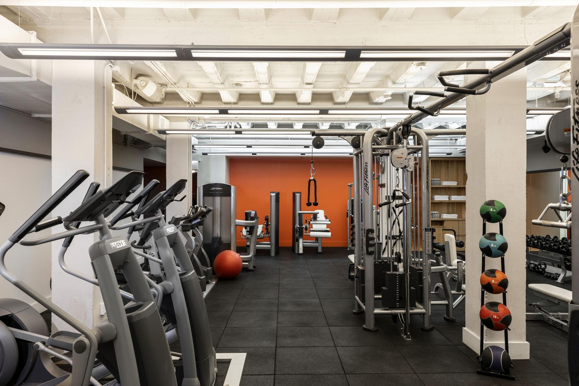 Gimnasio 21c Museum Hotel Chicago