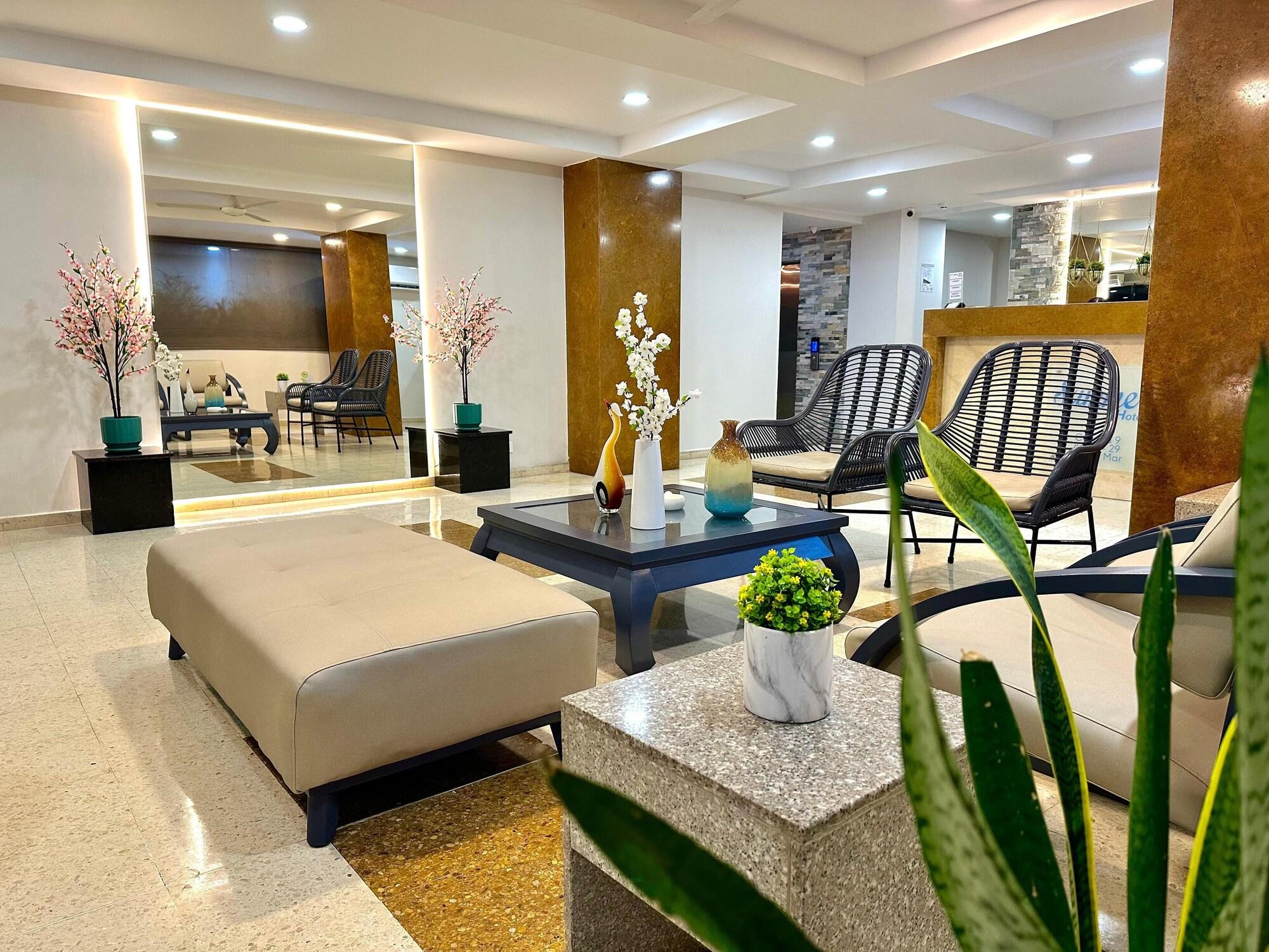 Vista Lobby Hotel Summer Frente Al Mar