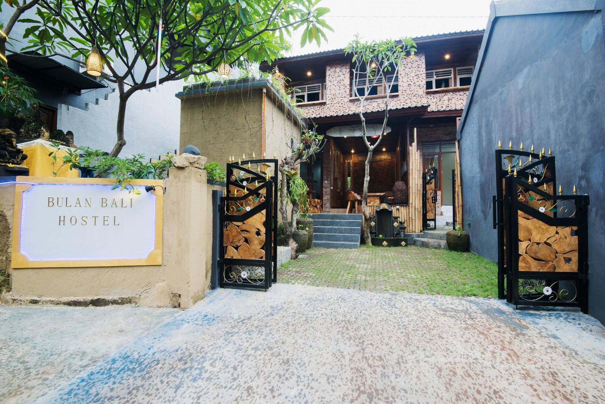 Vista Exterior Bulan Bali Guest House