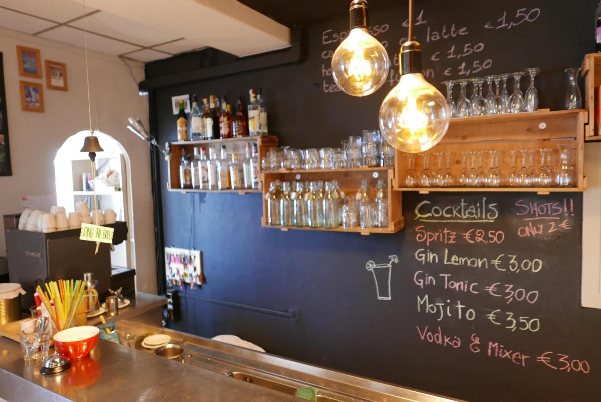 Bar/Salón Lake Como Hostel