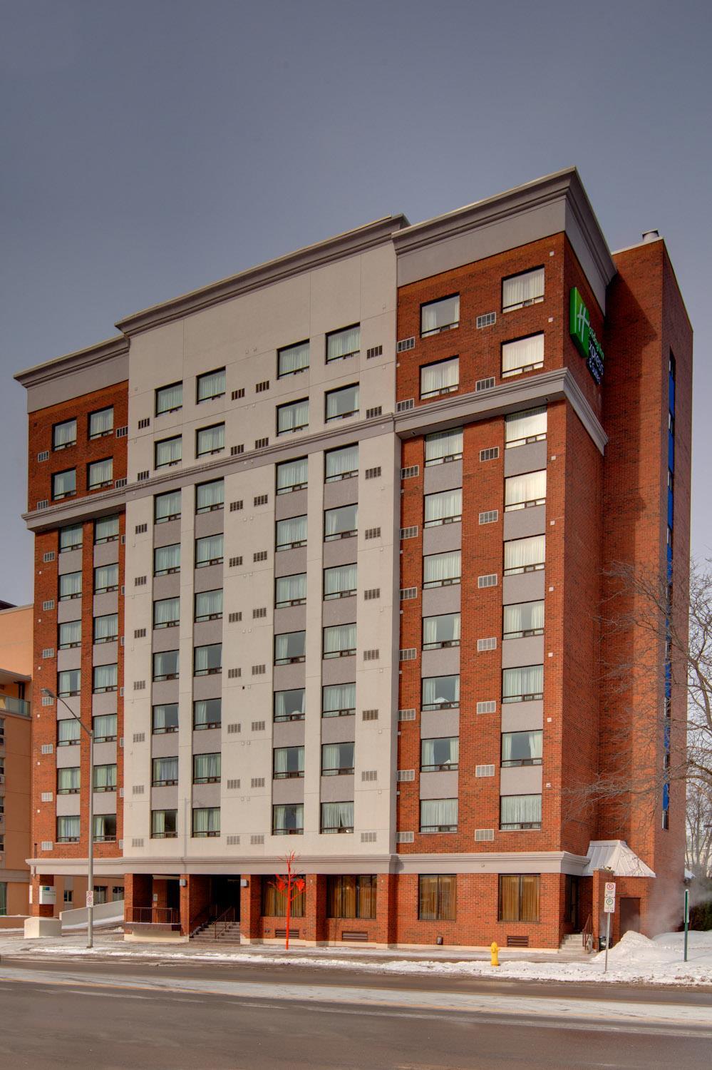Vista Exterior Holiday Inn Express Suites Downtown
