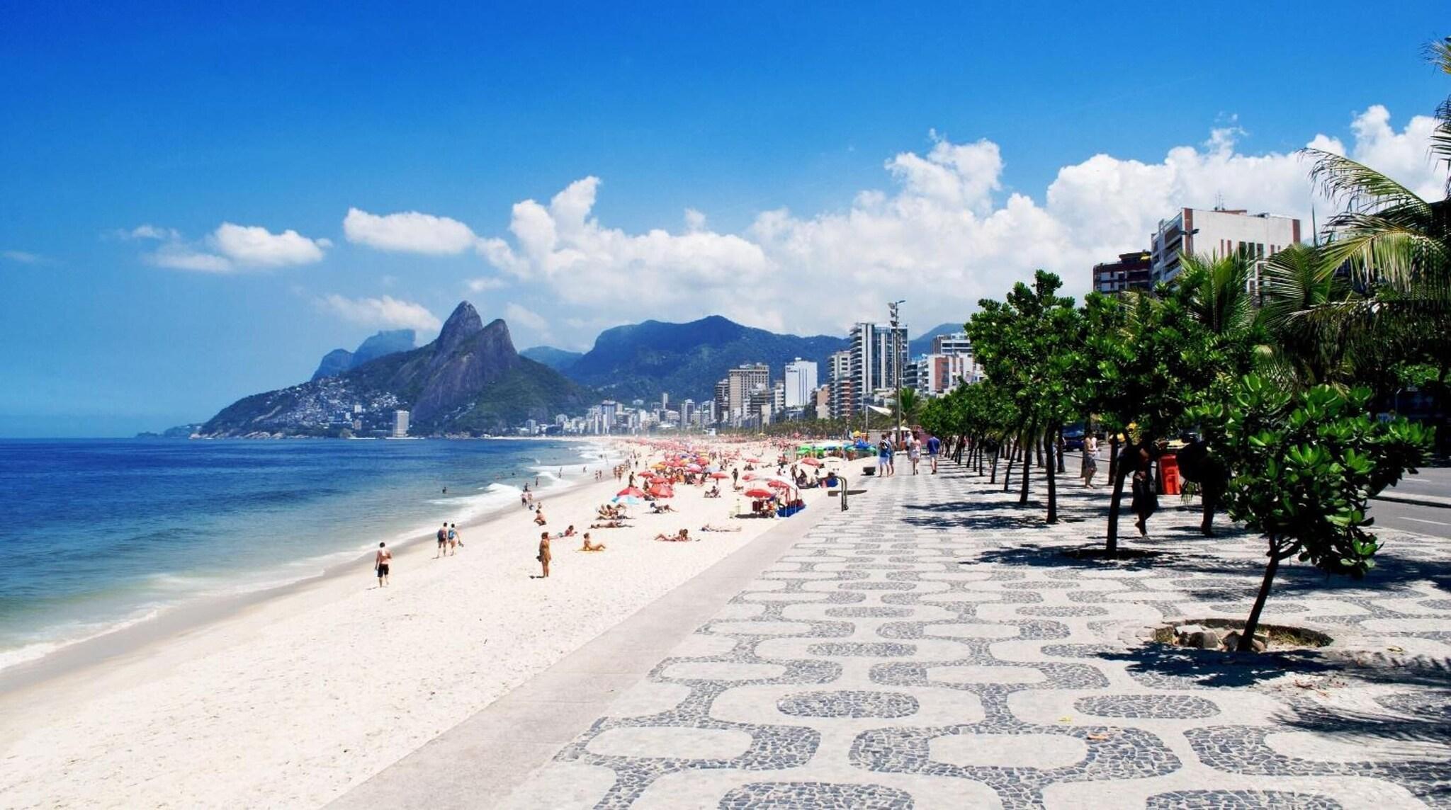 Playa CLH SUITES Copacabana Domingos Ferreira