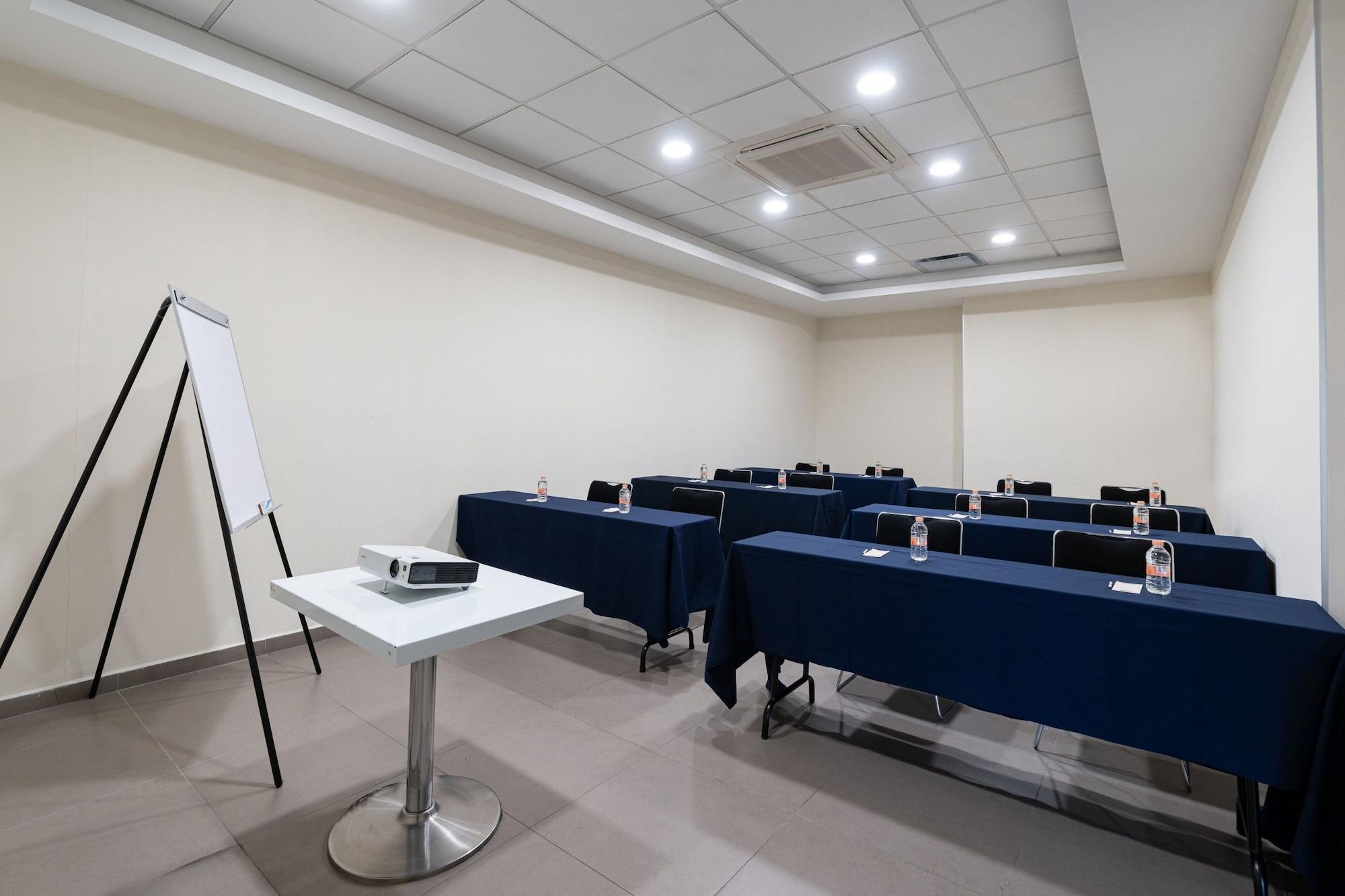 Sala de Reuniones City Express Junior by Marriott Aguascalientes Centro