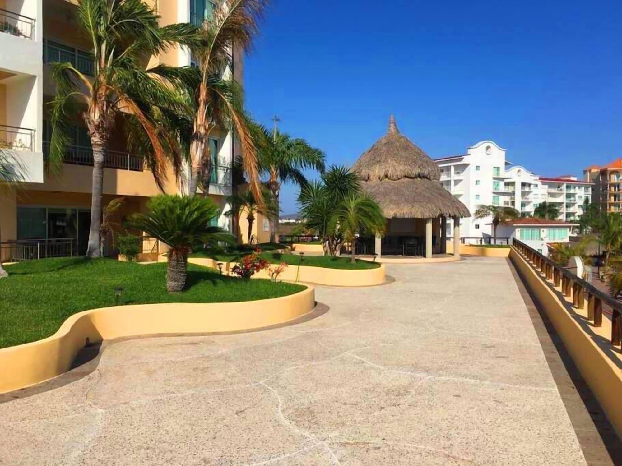 Vista Lobby Condo Carla Marina