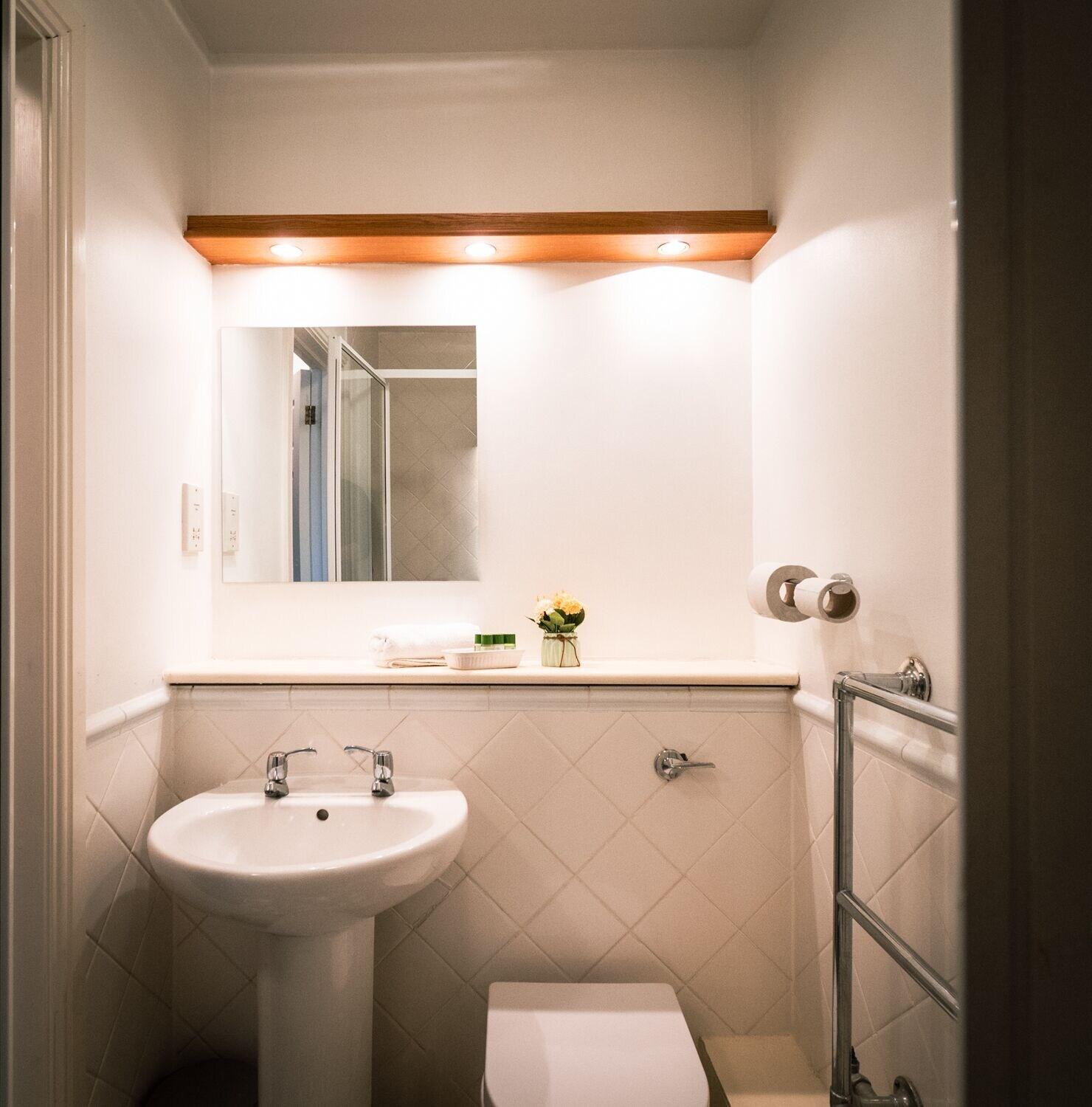 Equipamiento de Habitación The Pheasant Bar & Restaurant Hotel