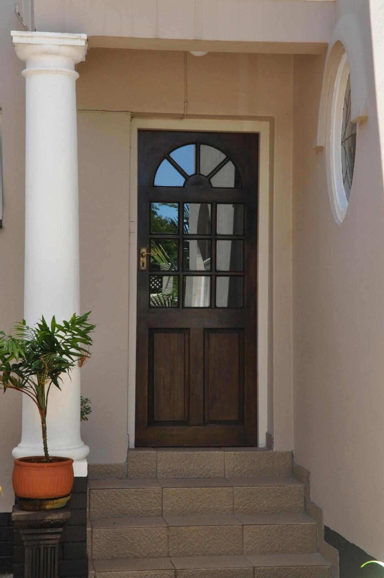 Vista Exterior 268 On Ridge Guesthouse