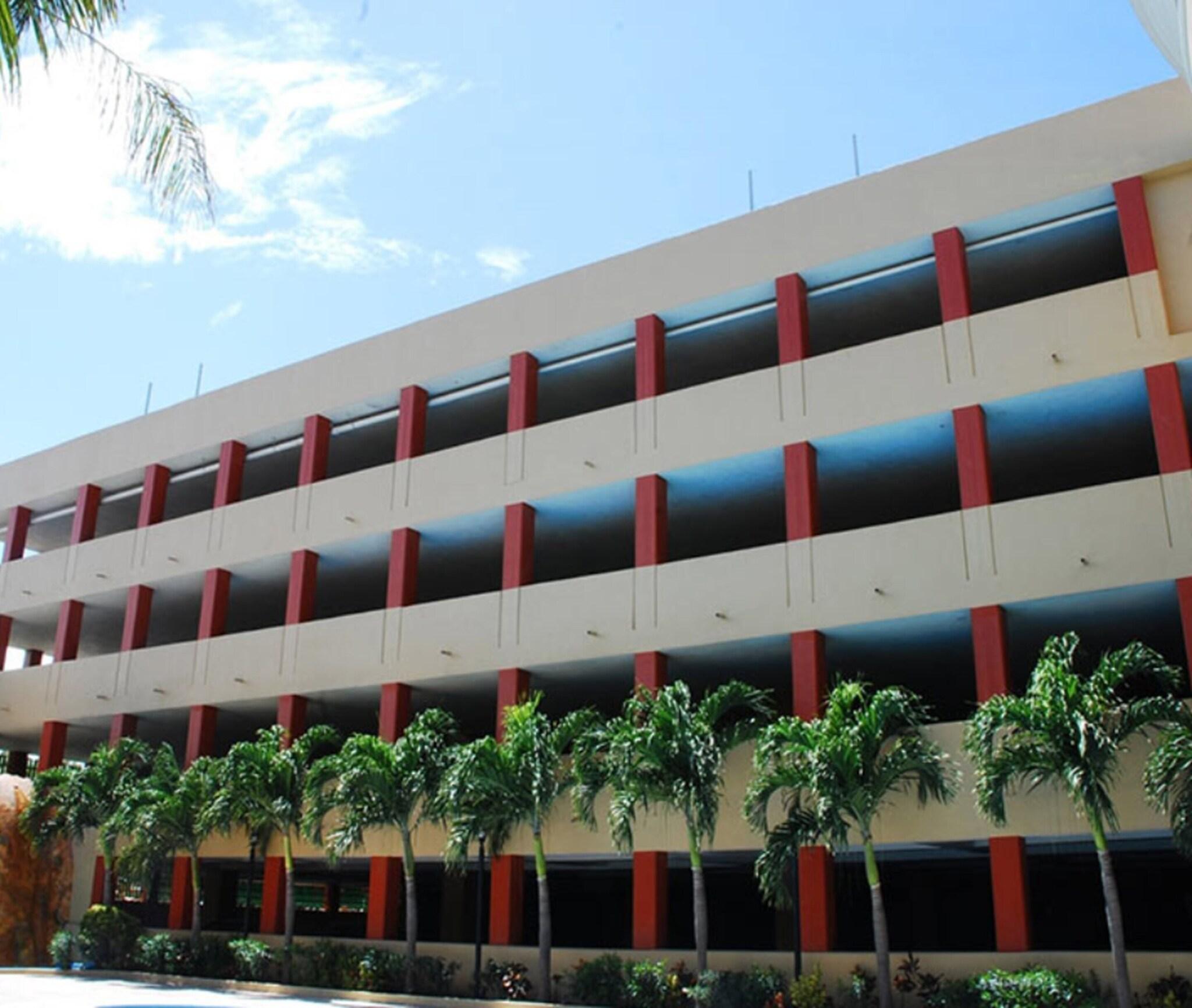 Vista Exterior Royal Garden Reynosa