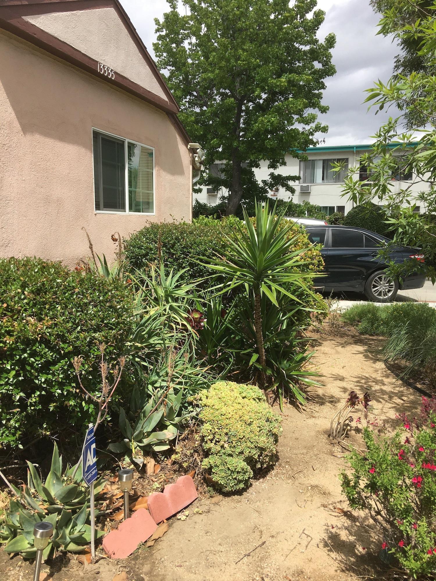 Vista Exterior Sunshine LA BnB