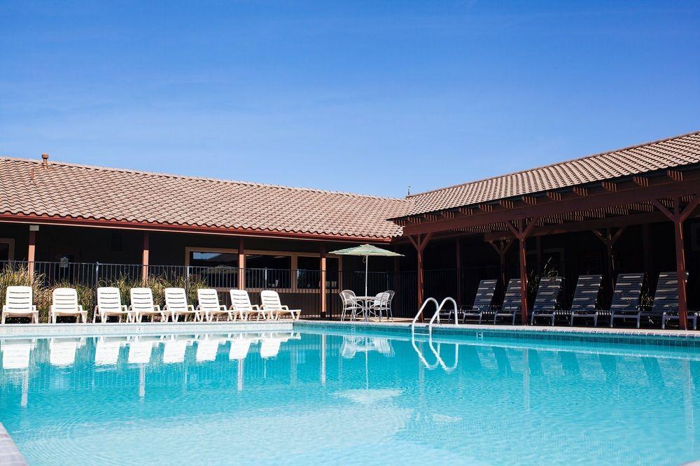Vista Piscina Wine Country RV Resort