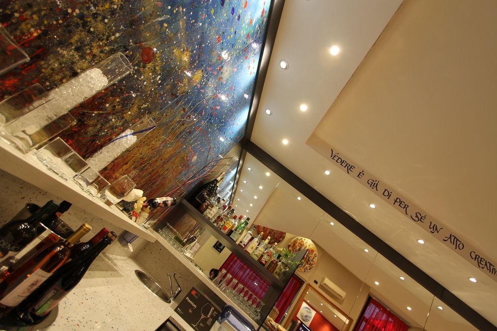 Bar/Salón Hotel Demó