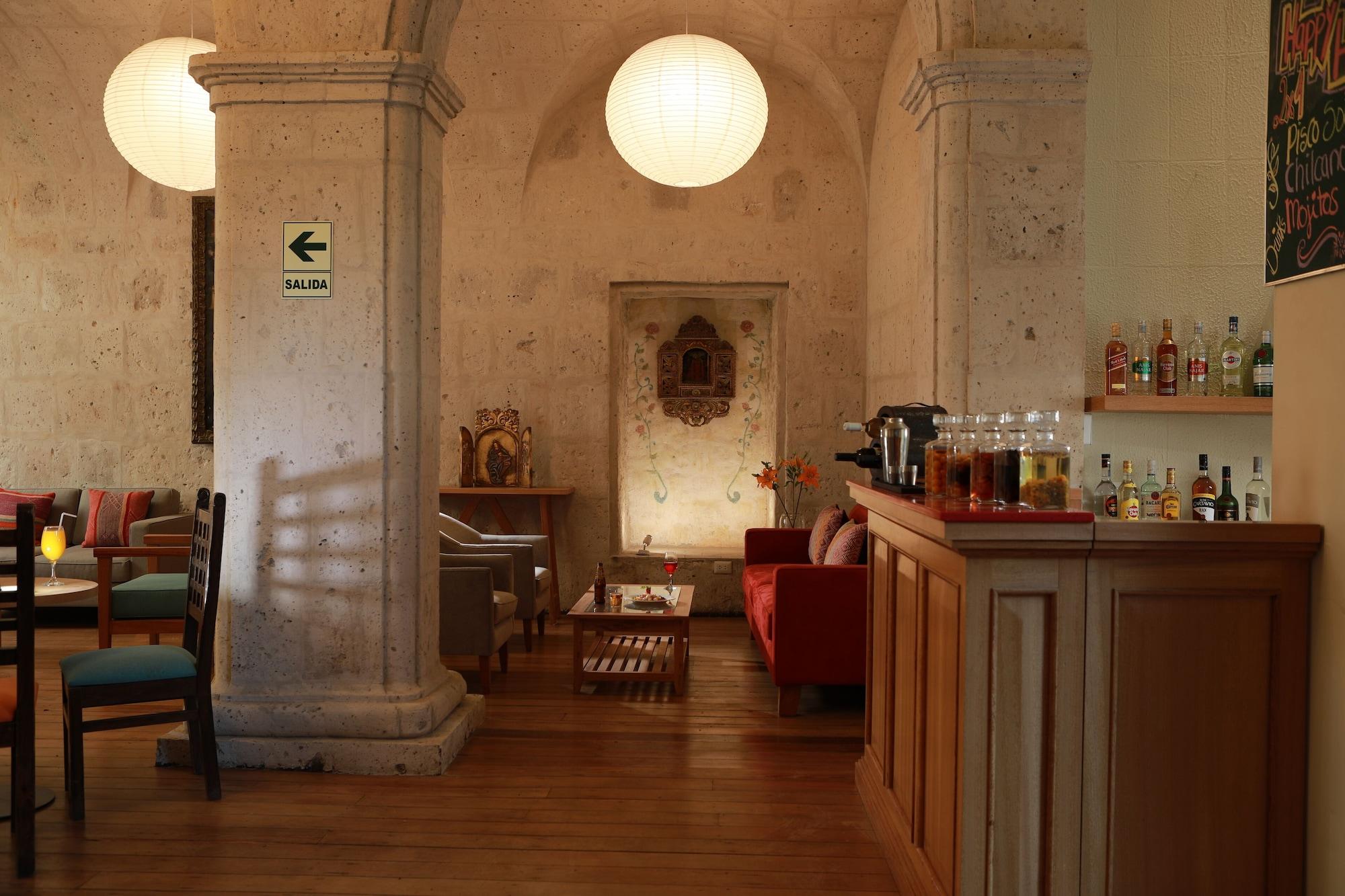 Bar/lounge San Agustin Posada del Monasterio