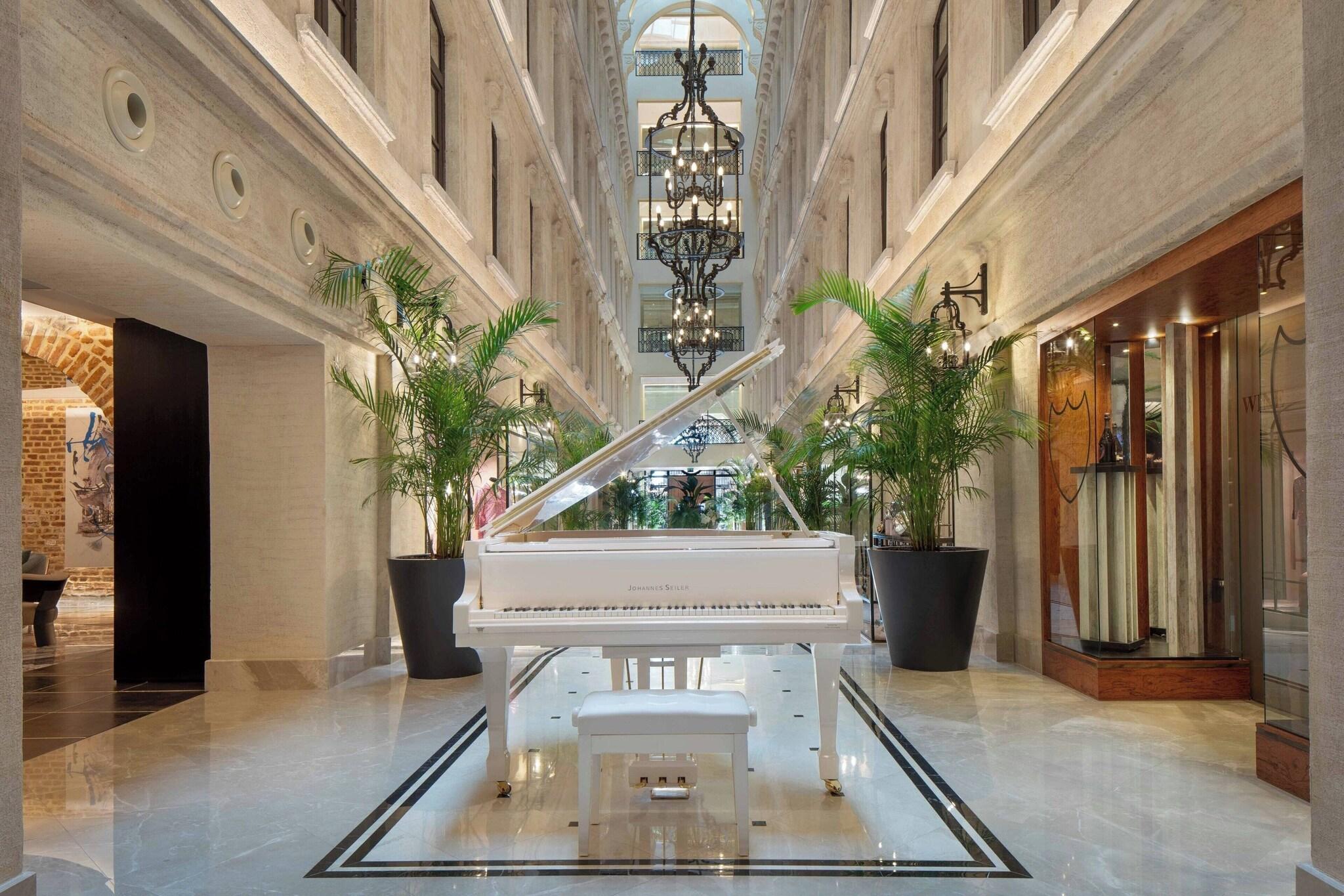 Vista Lobby JW Marriott Istanbul Bosphorus