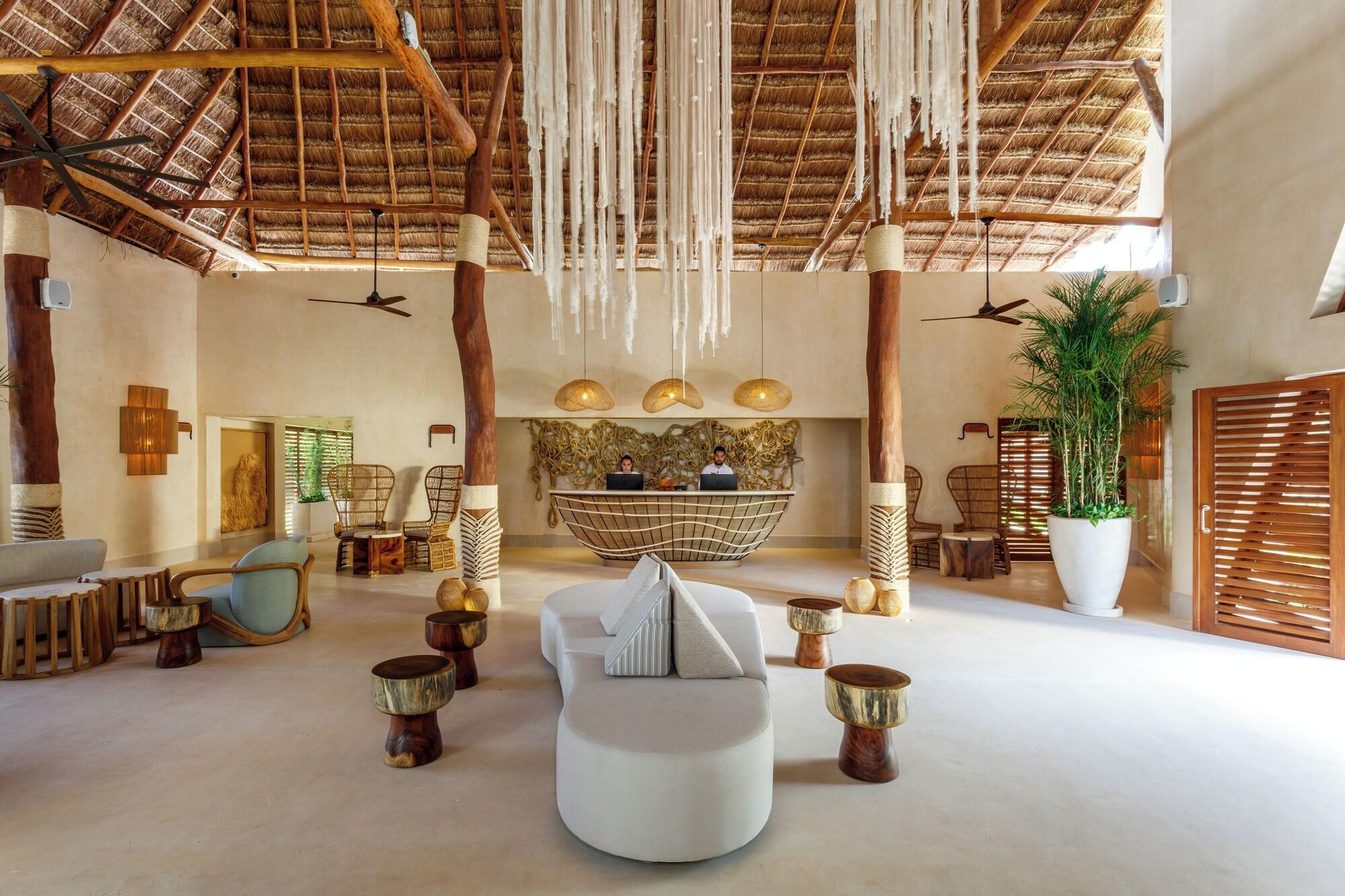 Vista Lobby Hotel Shibari Tulum - Restaurant & Cenote Club