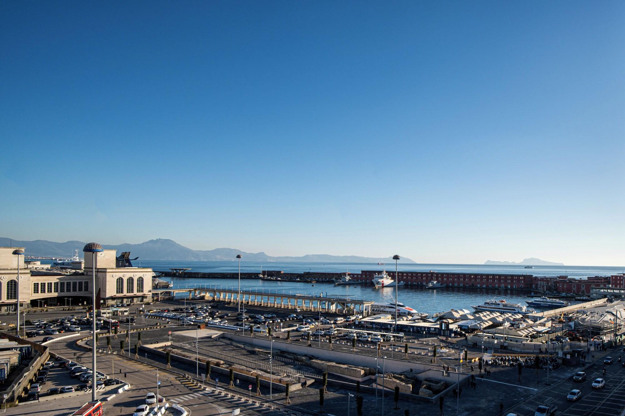 Vista Exterior Skyhouse Beverello