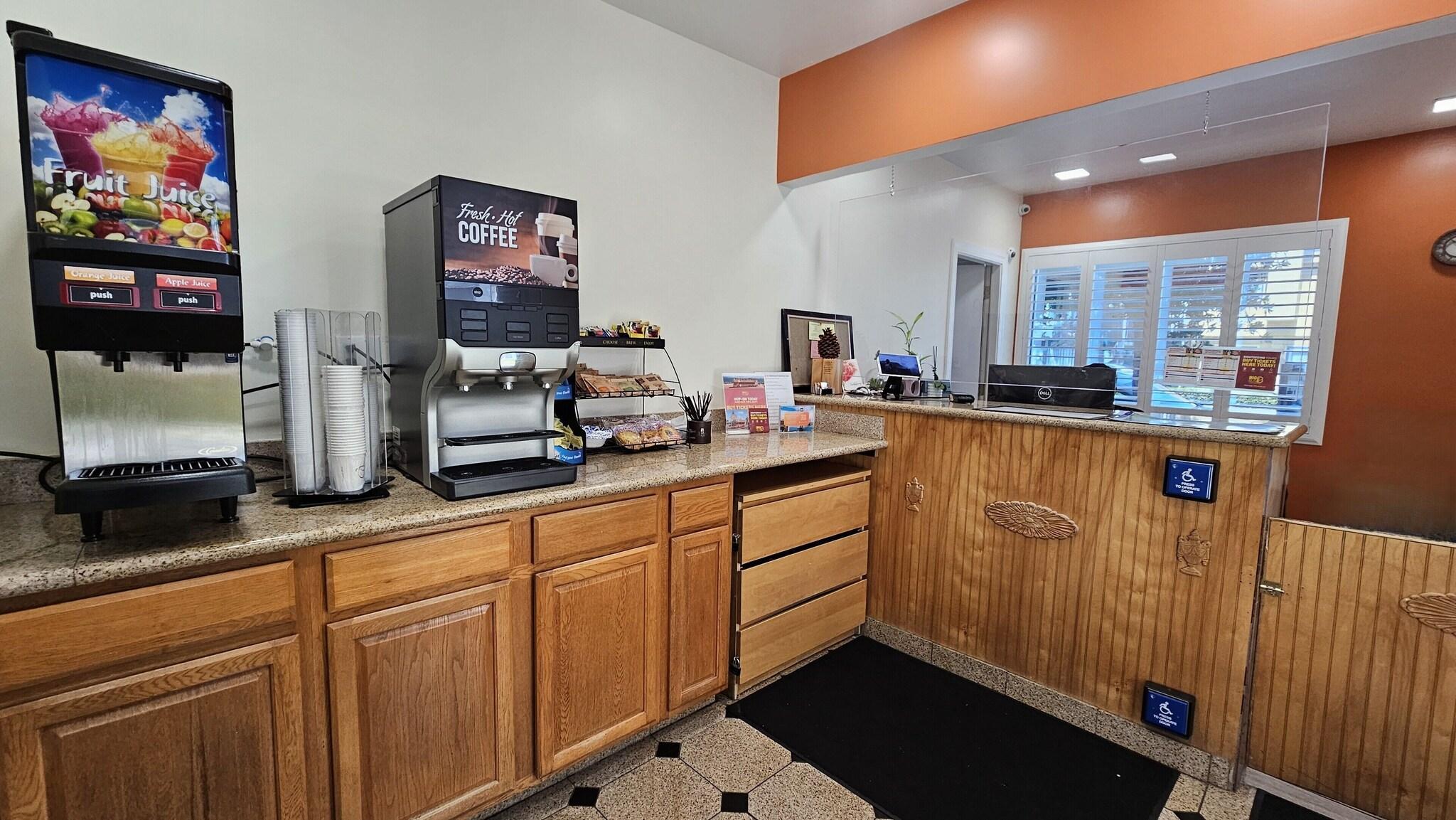 Vista Lobby Presidio Parkway Inn