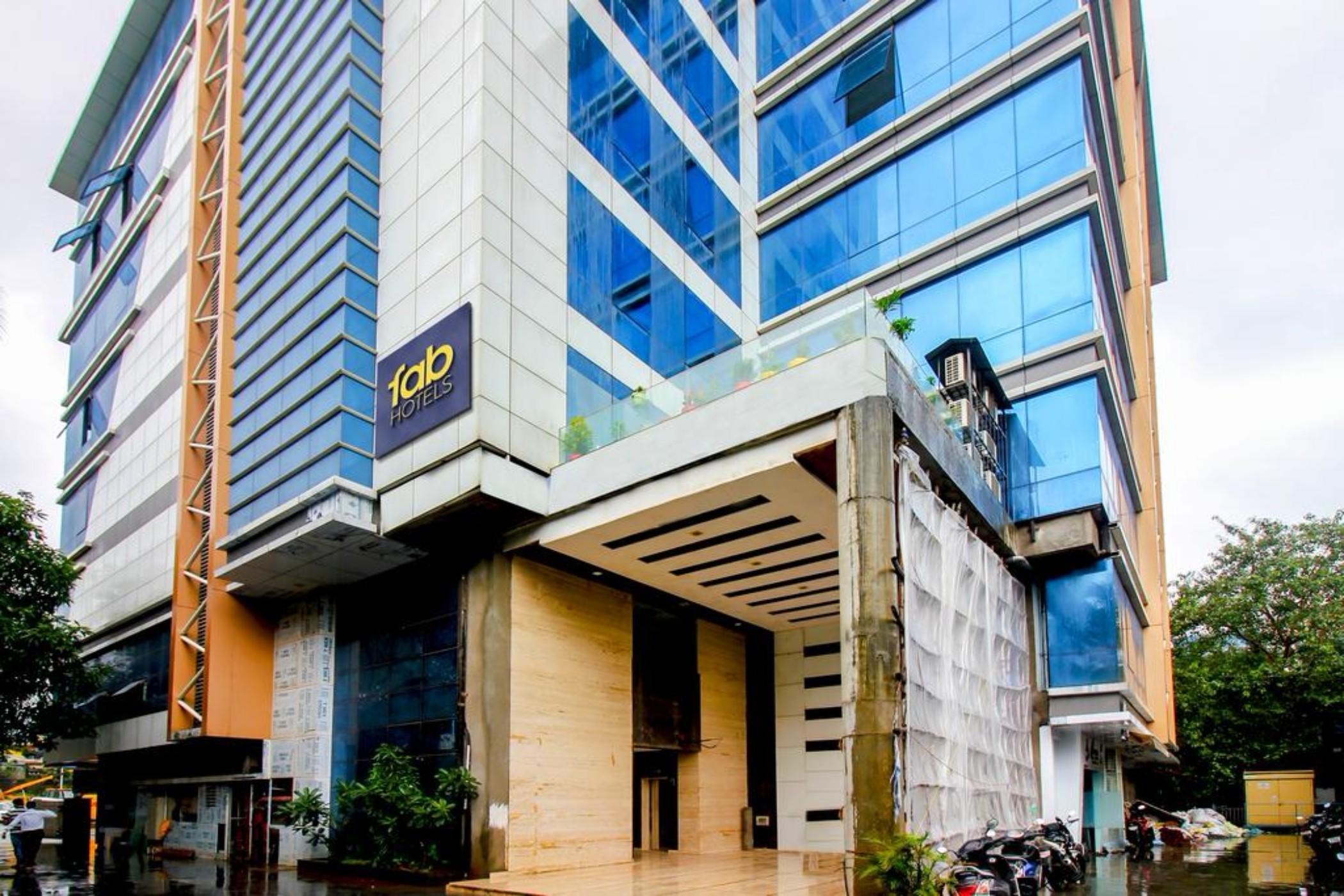 Vista Exterior FabHotel Aksa International