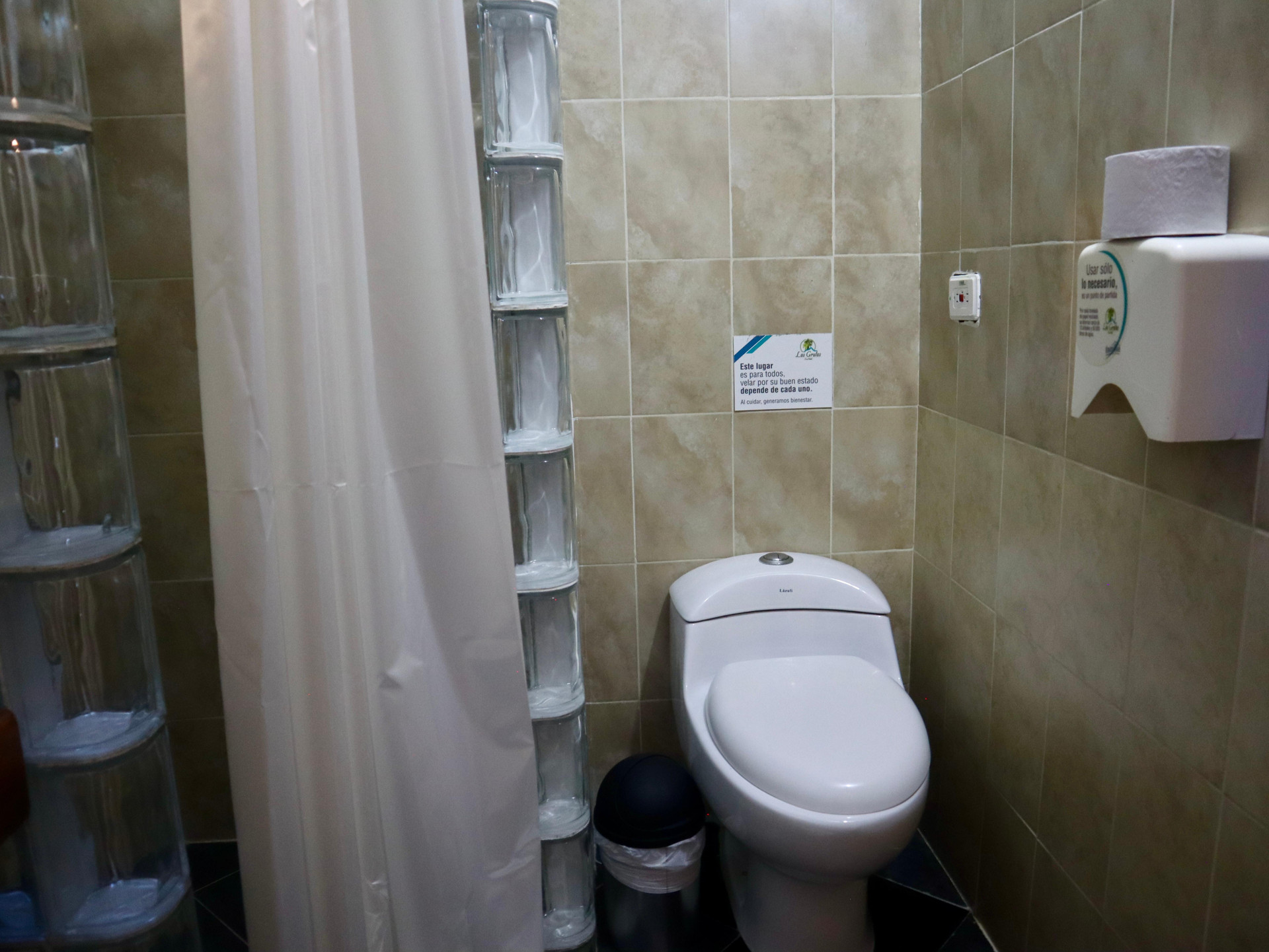 Baño Solvae Hotel
