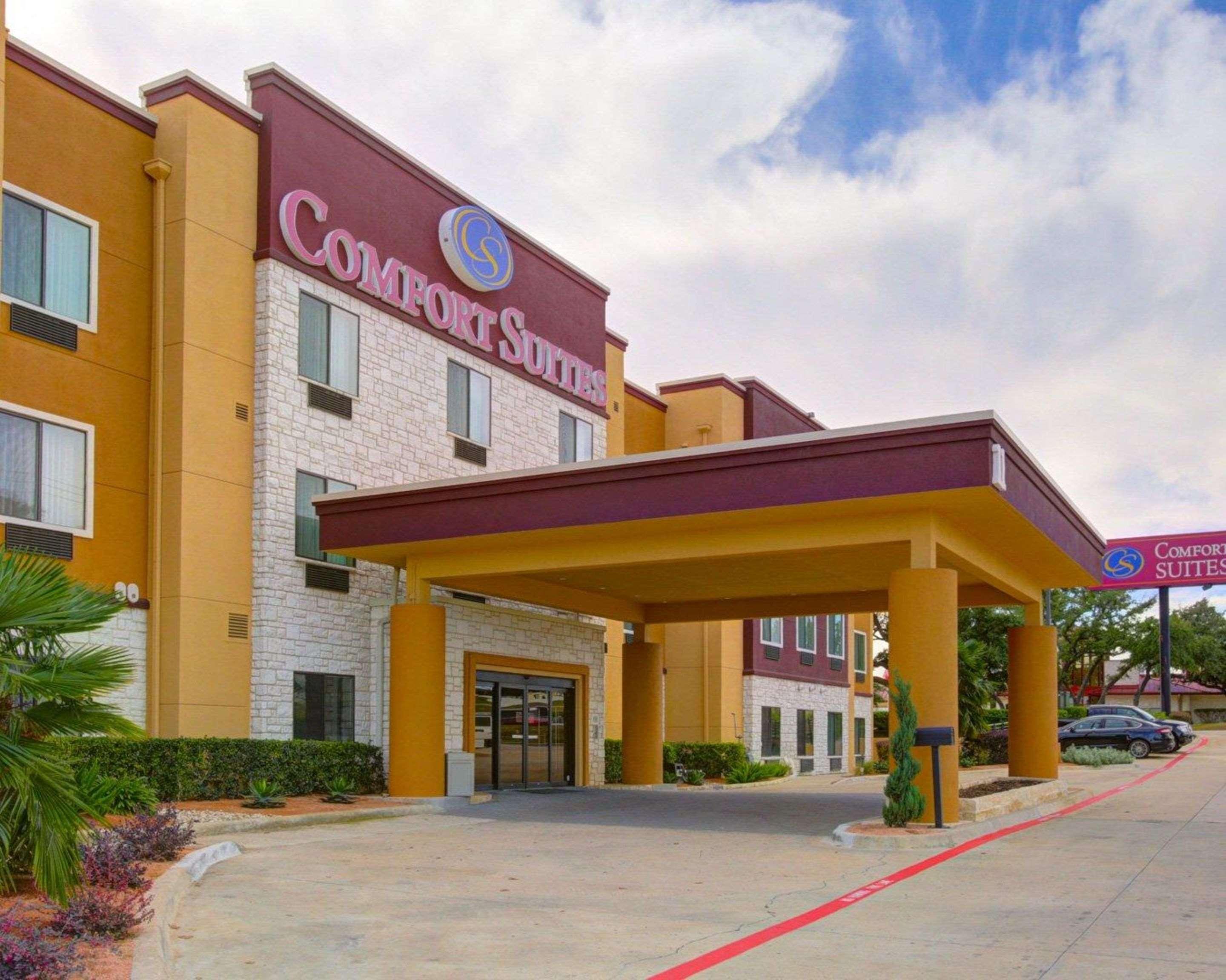 Vista Exterior Comfort Suites Georgetown