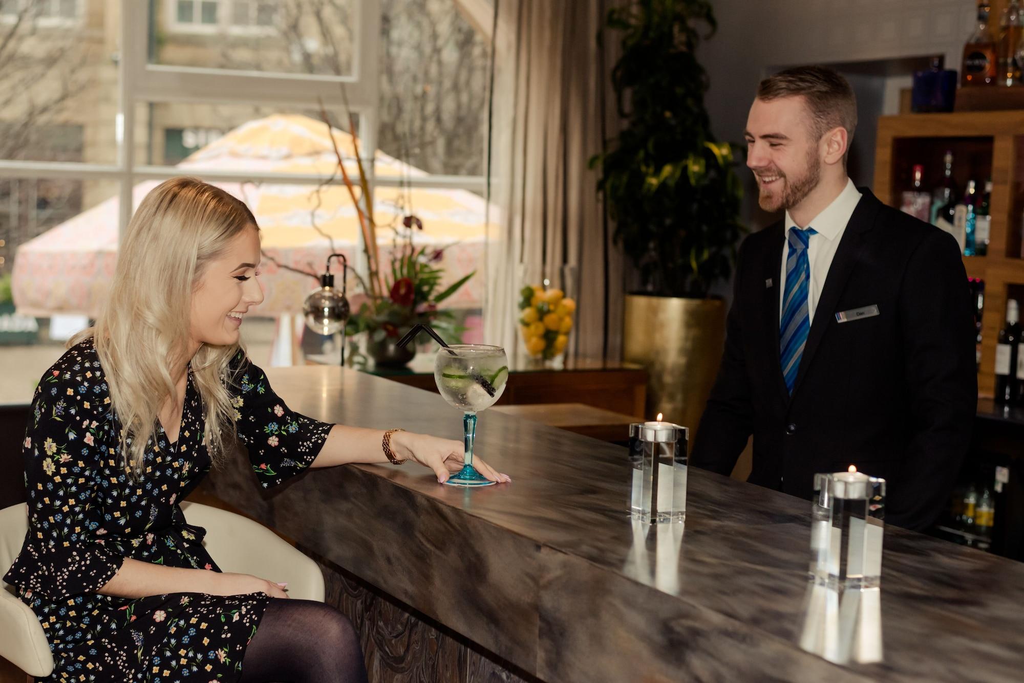 Bar/Salón Leopold Hotel