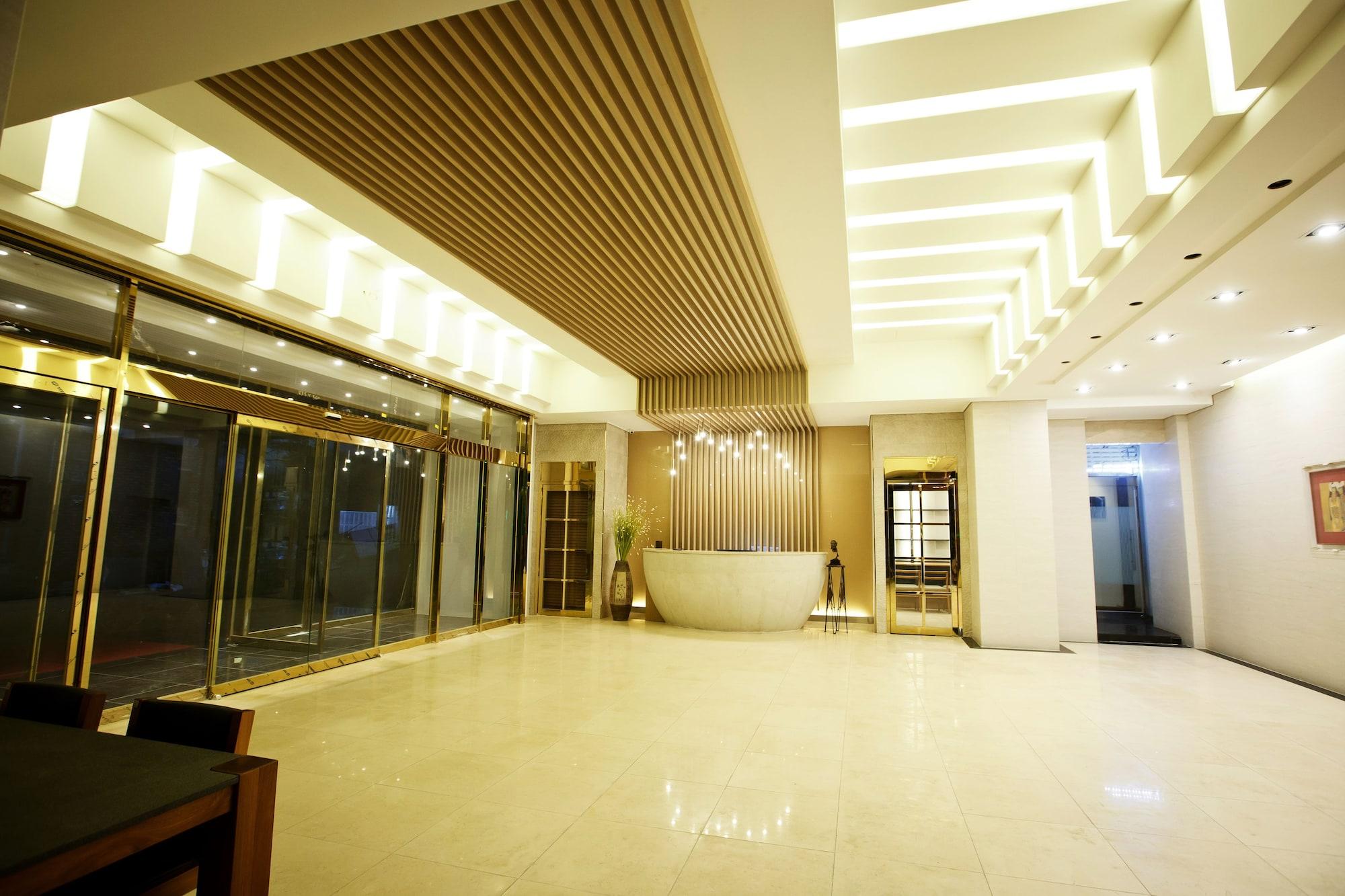 Vista Lobby Ariana Hotel