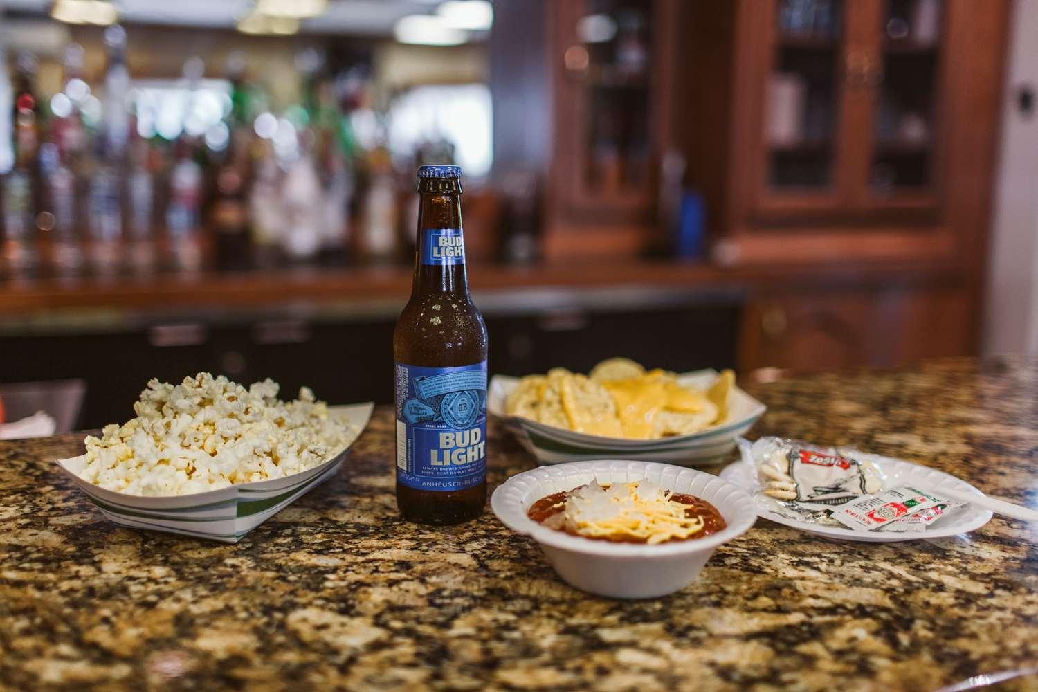 Restaurant Expressway Suites Bismarck