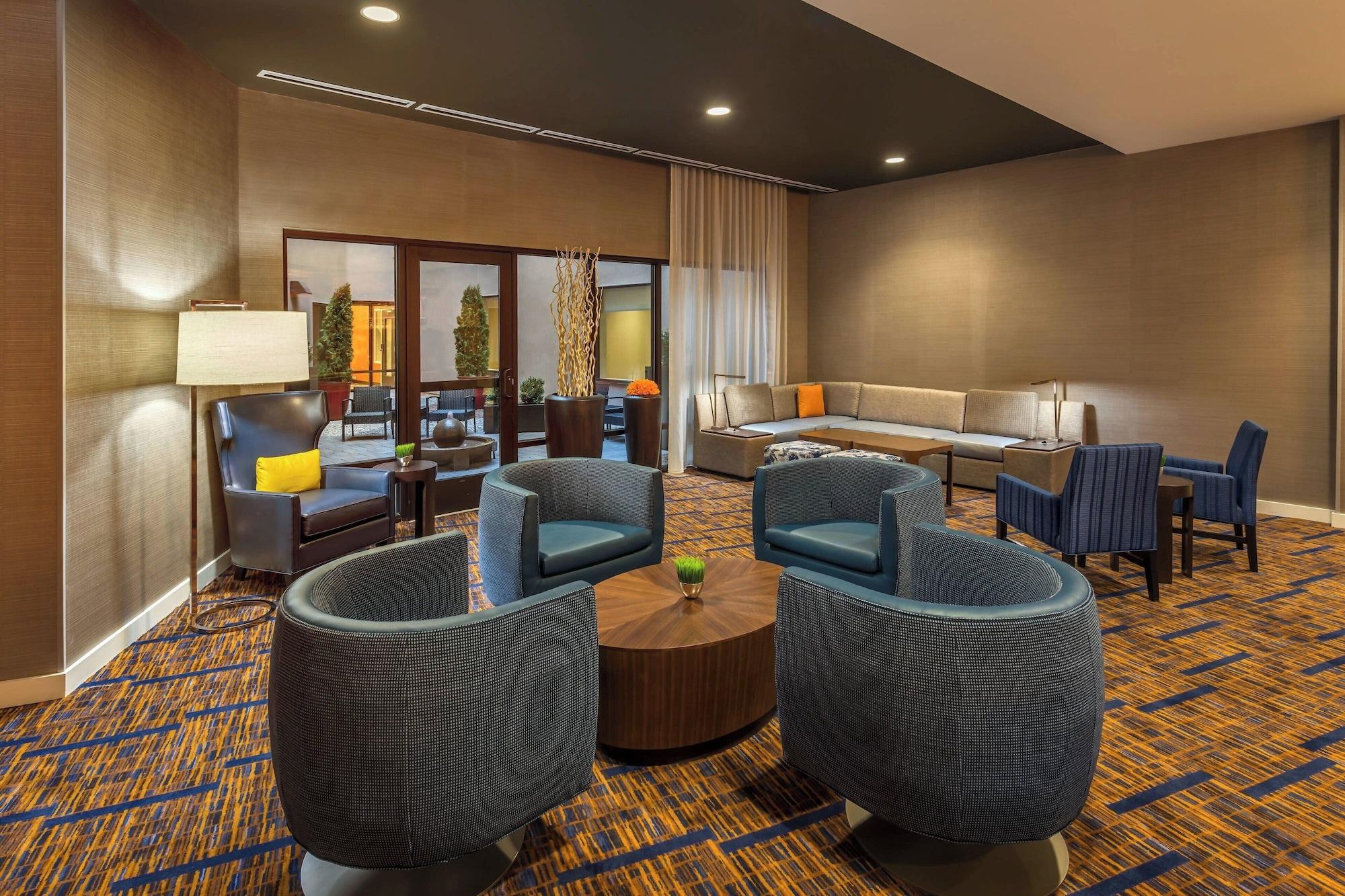 Vista Lobby Courtyard Reno Downtown/Riverfront