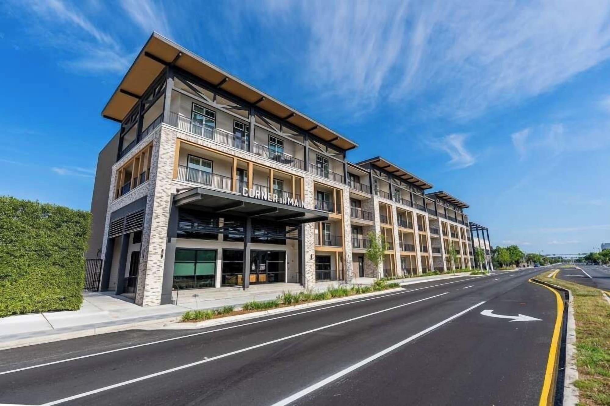 Vista Exterior Historic Springfield Apartments by Landing