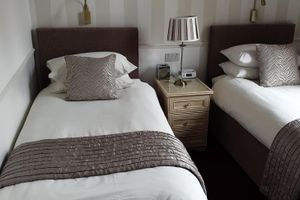 Alojamiento - Highfield Guest House