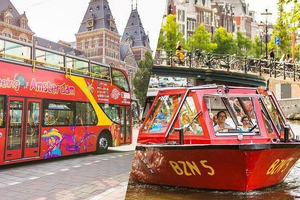 Actividad - Amsterdam Hop-On Hop-Off: opción de autobús y barco.