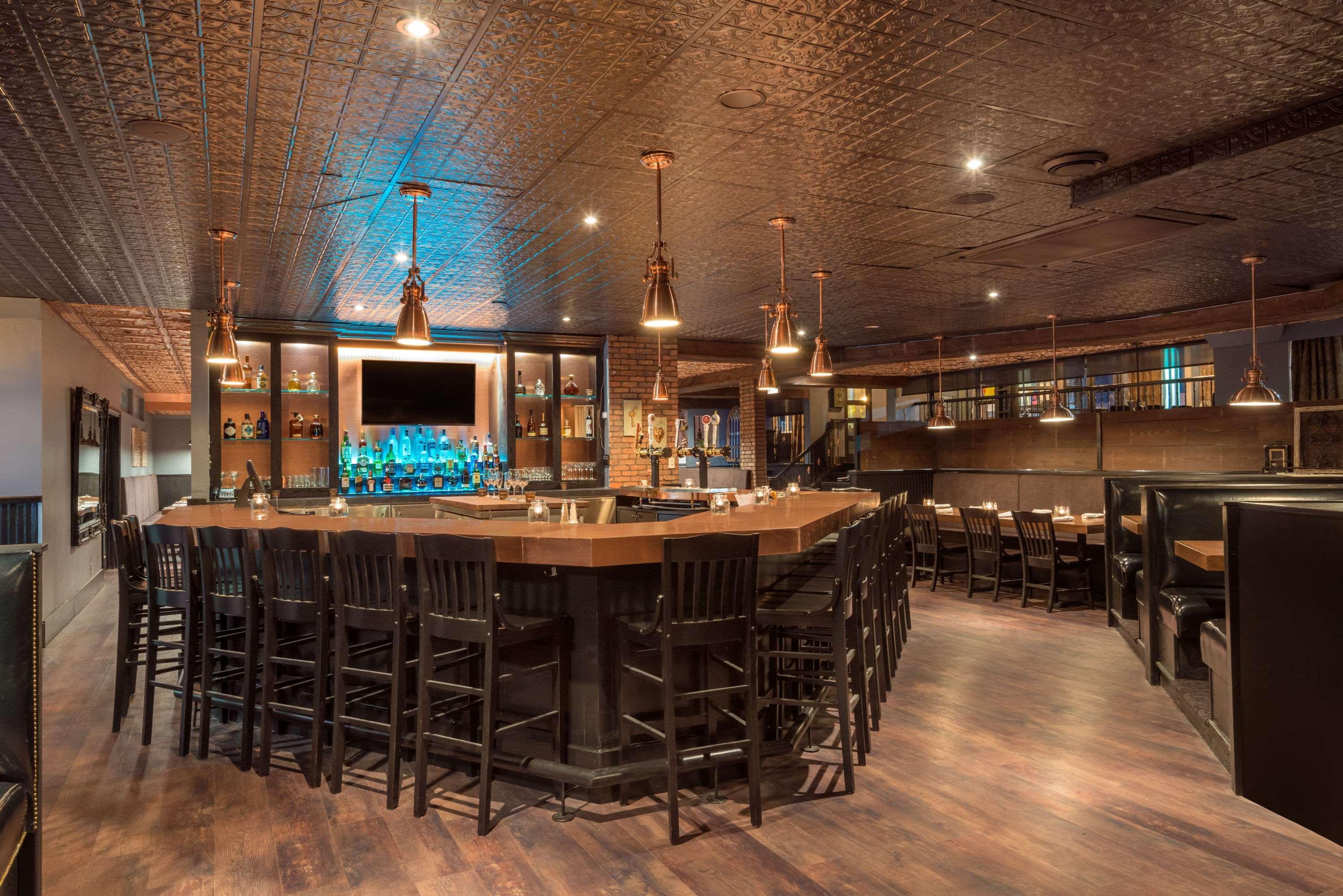 Bar/Salón Ramada Plaza by Wyndham Gatineau