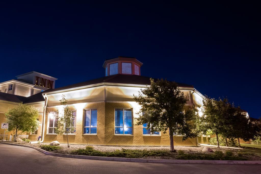 Vista Exterior Royal Hotel Calgary Trademark Collection Wyndham