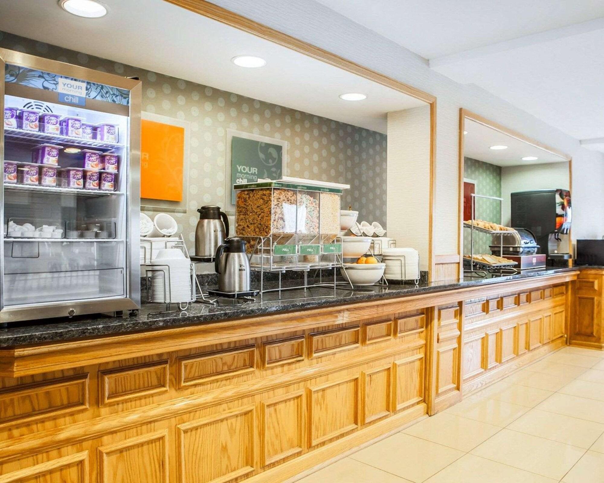 Restaurant Comfort Inn Bourbonnais near I-57