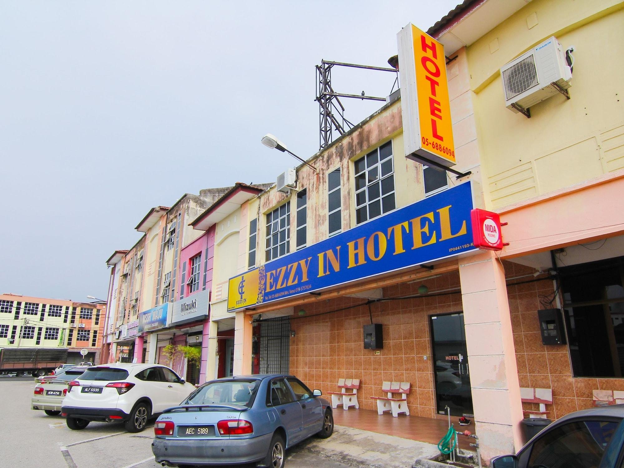 Vista Exterior OYO 43962 Ezzy In Hotel