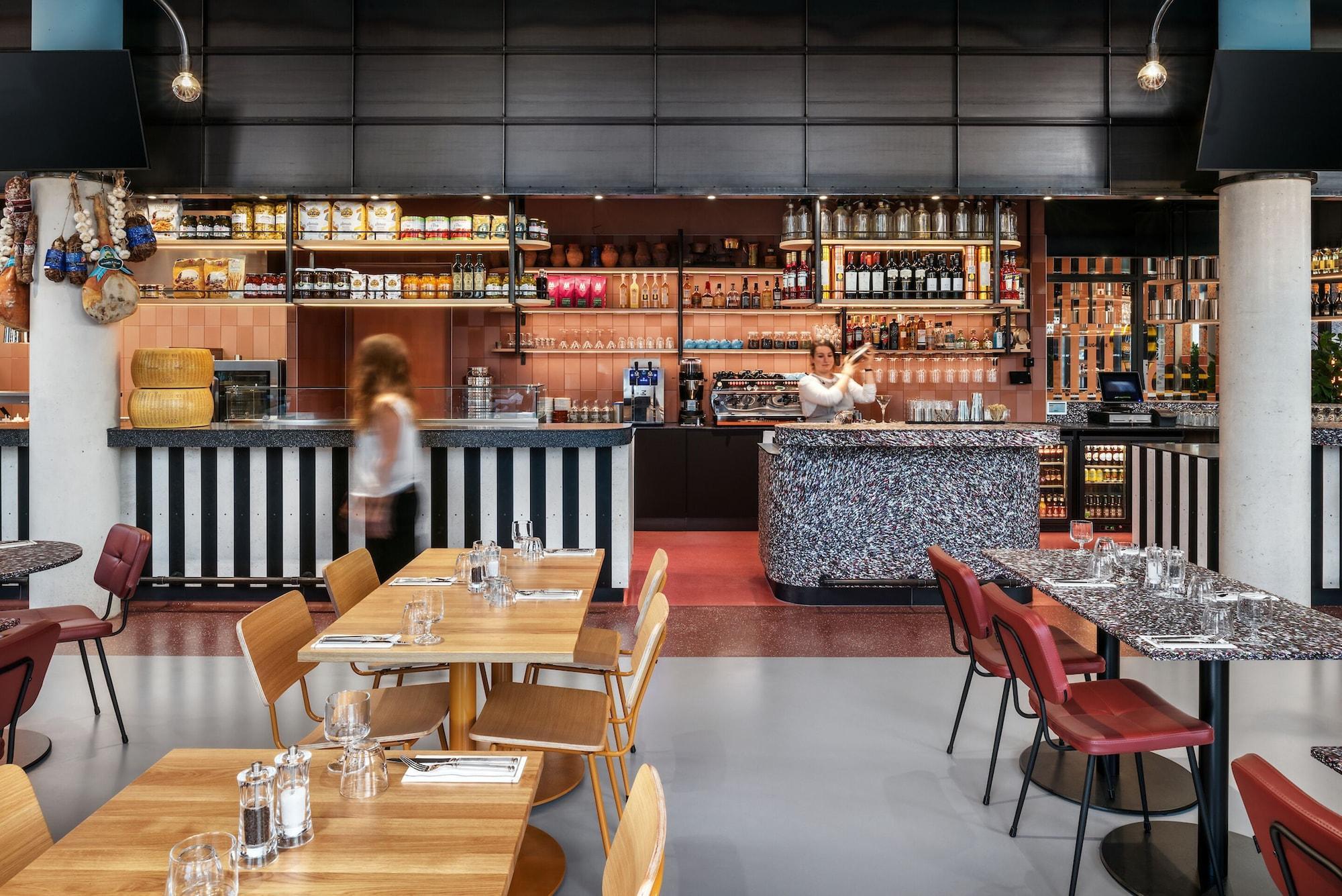 Bar/Salón The Social Hub Delft