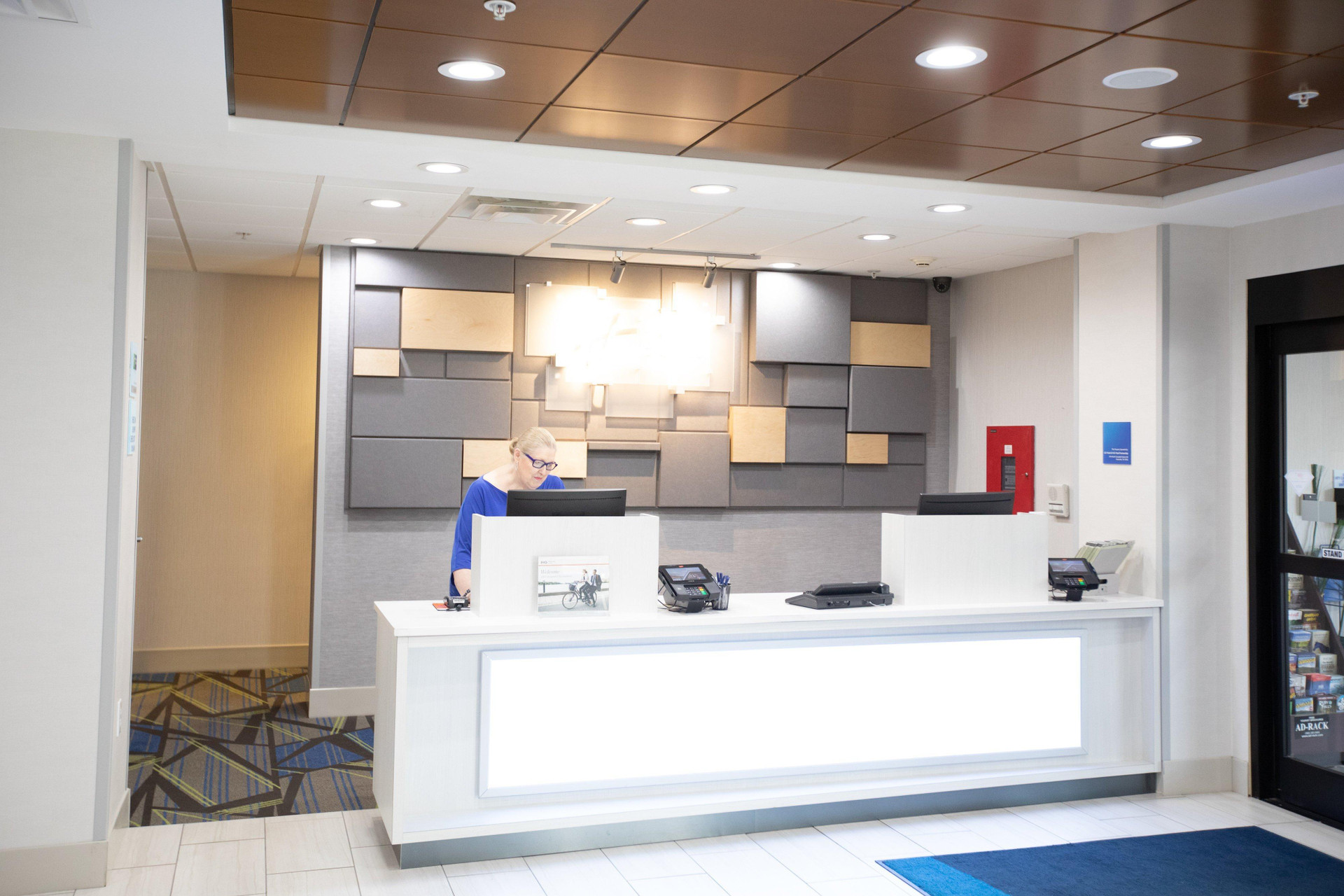 Vista Lobby Holiday Inn Express & Suites Knoxville-Farragut by IHG