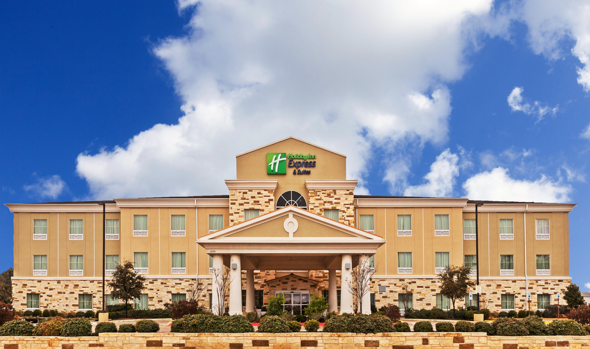 Vista Exterior Holiday Inn Express Hotel & Suites Brady by IHG
