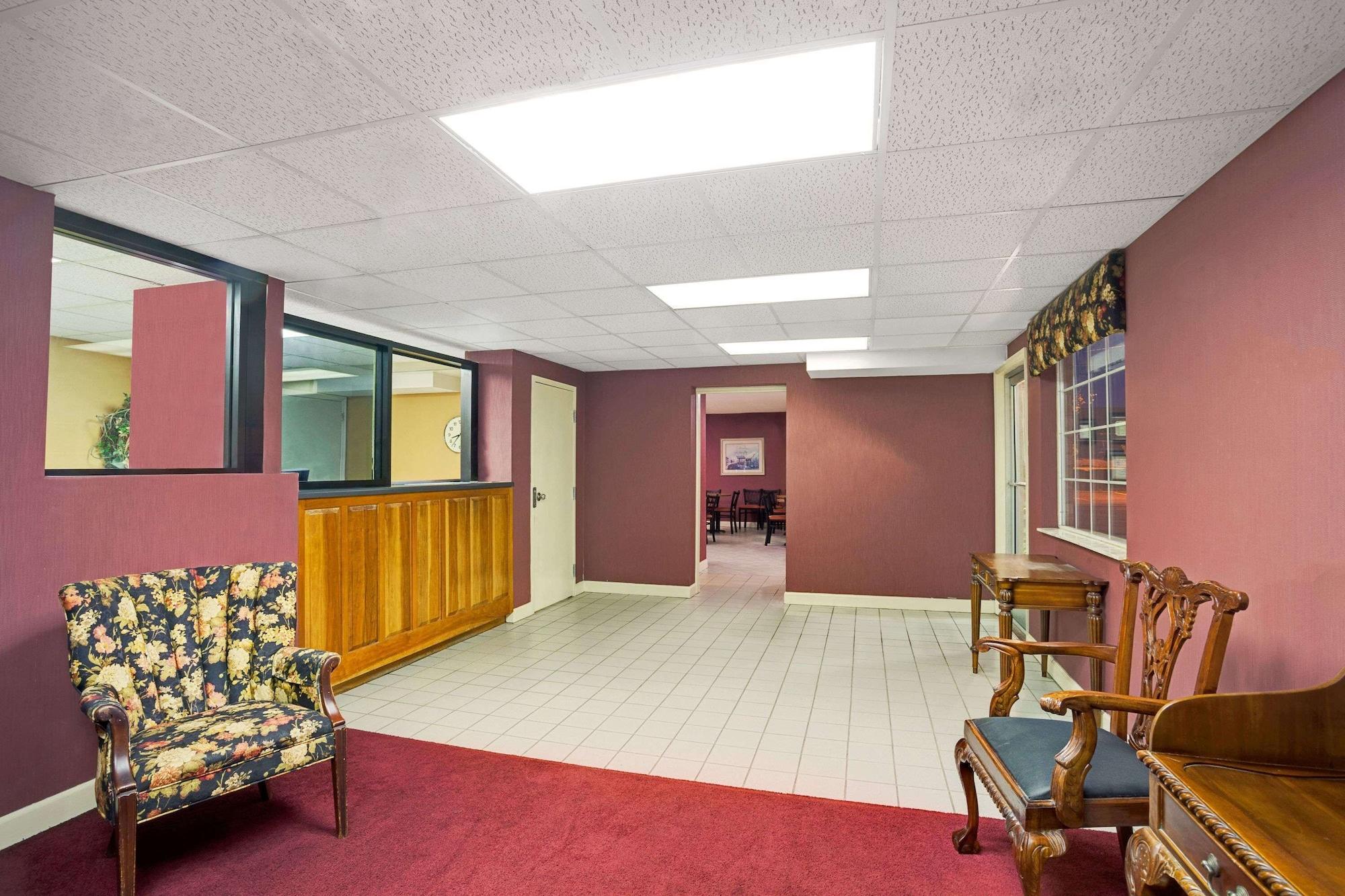 Vista Lobby Days Inn by Wyndham Joelton/Nashville