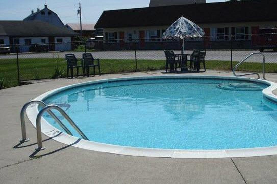 Vista Piscina Knights Inn Colonial Fireside Inn