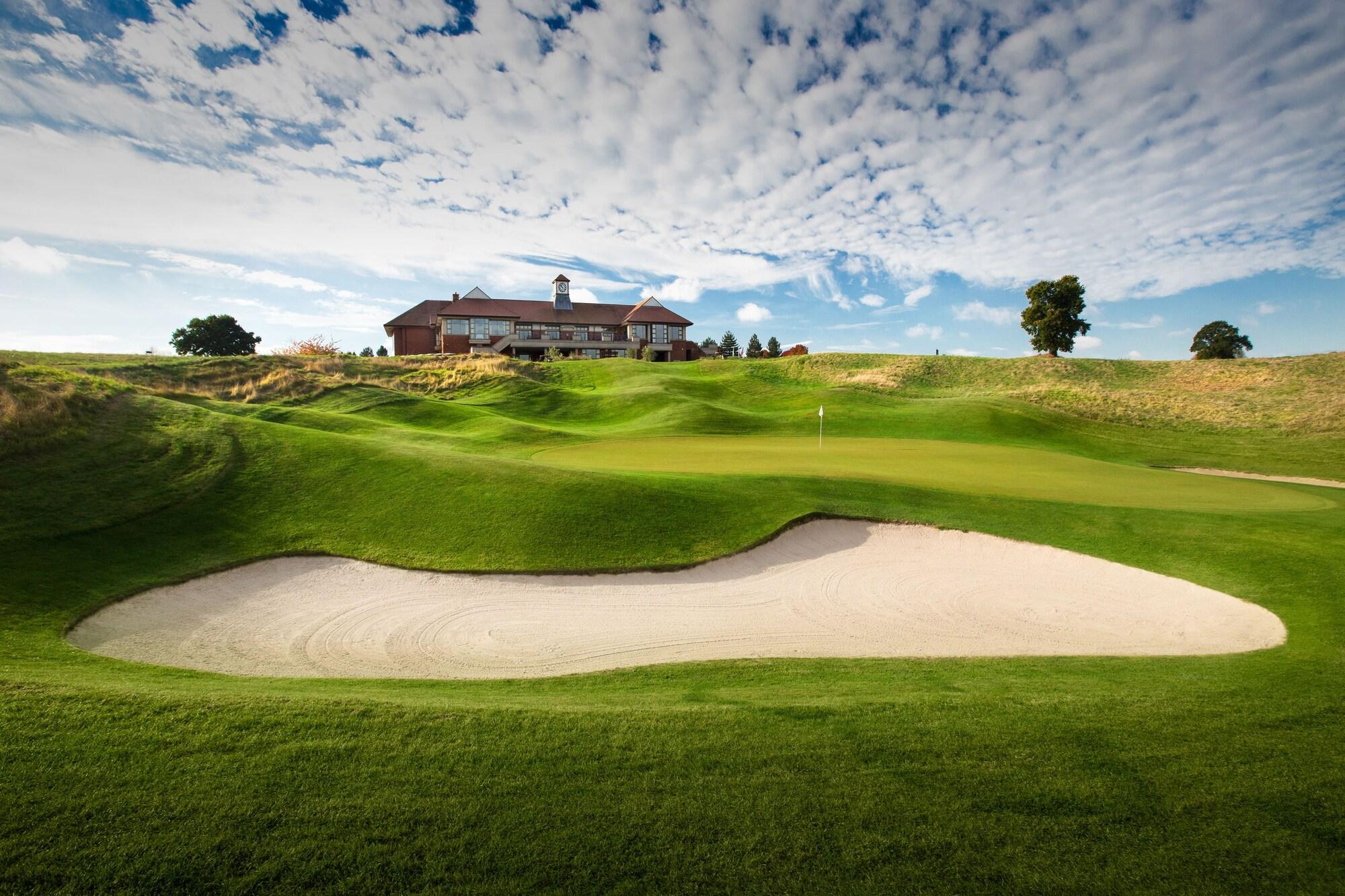 Vista Exterior The Oxfordshire Golf Hotel and Spa