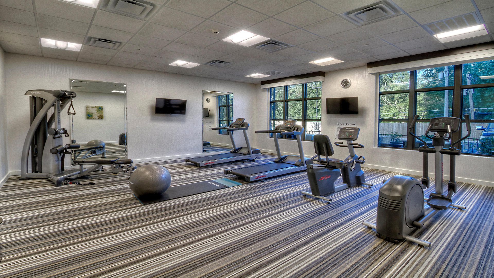 Instalaciones Recreativas Holiday Inn Hotel & Suites Tupelo North by IHG